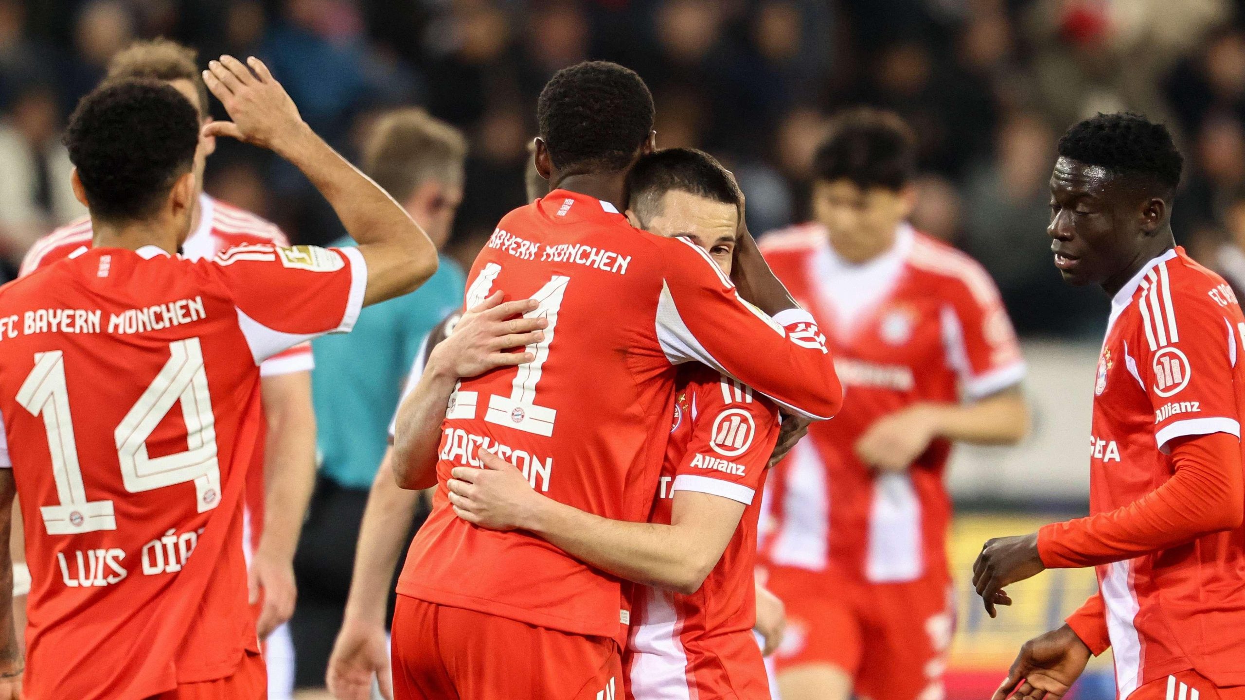 بايرن ميونخ يتحدى الريال: موسيالا وجوريتسكا يؤكدان ‘أليانز أرينا’ لن يكون مريحاً للملكي!