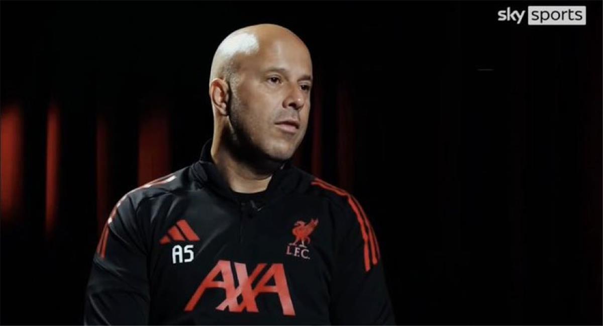 آرني سلوت يُقيّم أداء ليفربول أمام باريس سان جيرمان ويكشف عن رؤيته الطموحة للمستقبل