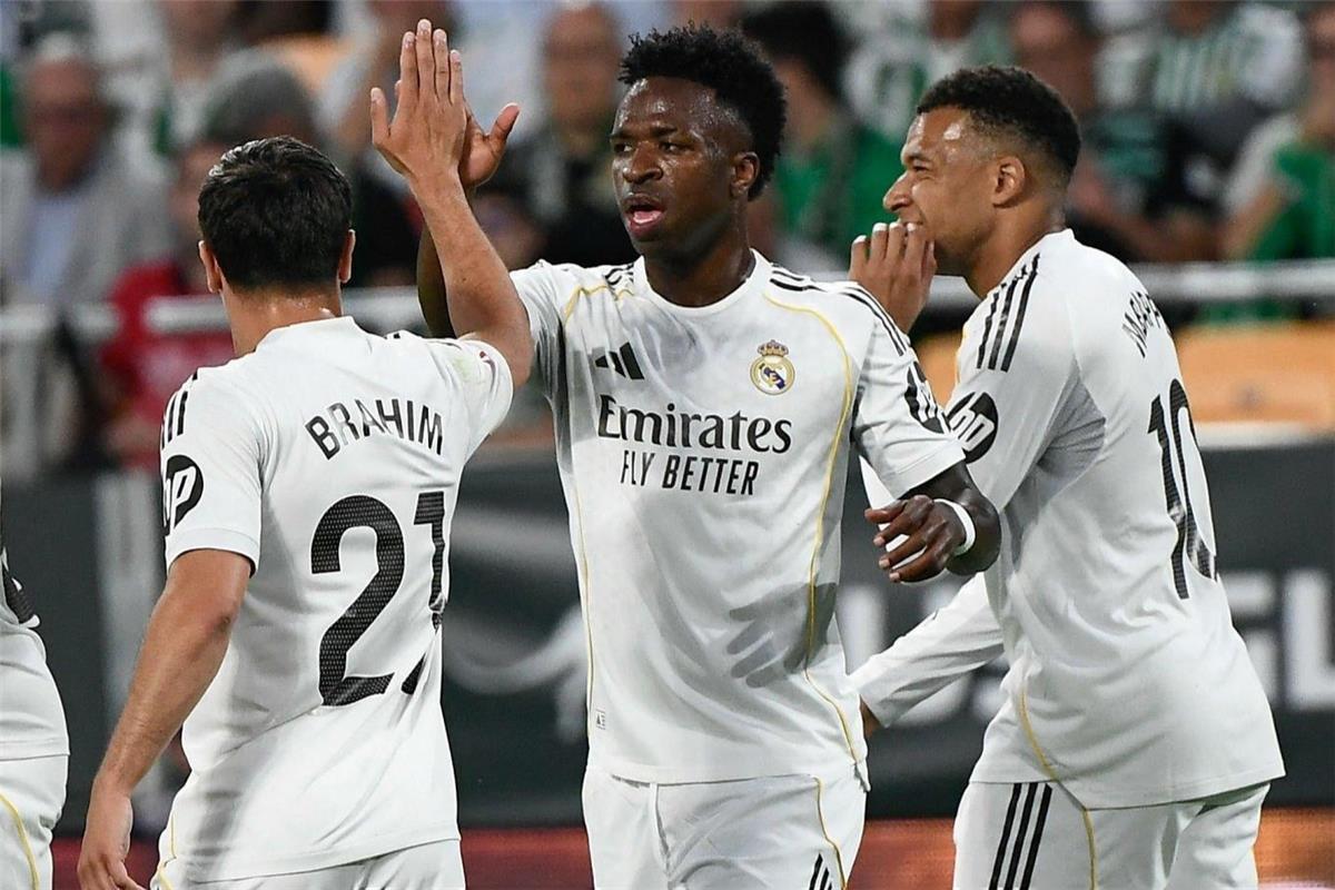 أداء ريال مدريد الدفاعي التاريخي: سلسلة سلبية مُقلقة تُعيد ذكريات كيروش في الليغا