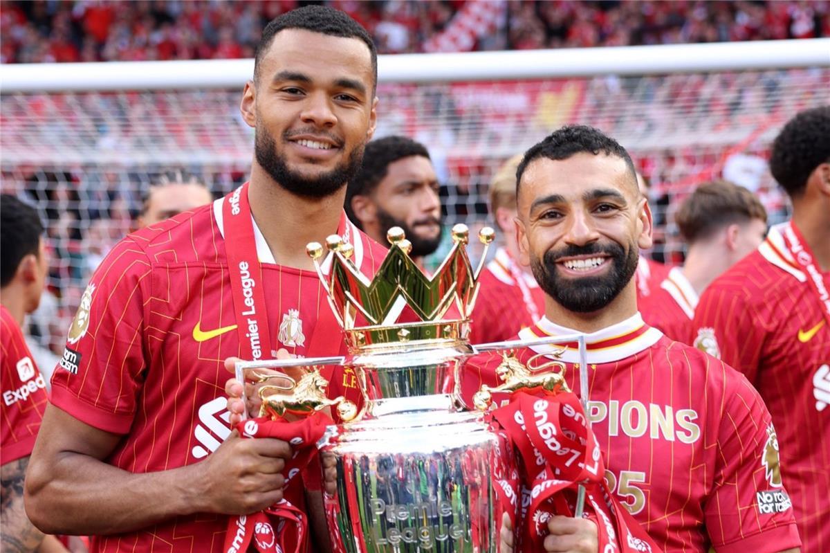 جاكبو يتحدث بتقدير: محمد صلاح أسطورة ليفربول وملهم شخصي لي