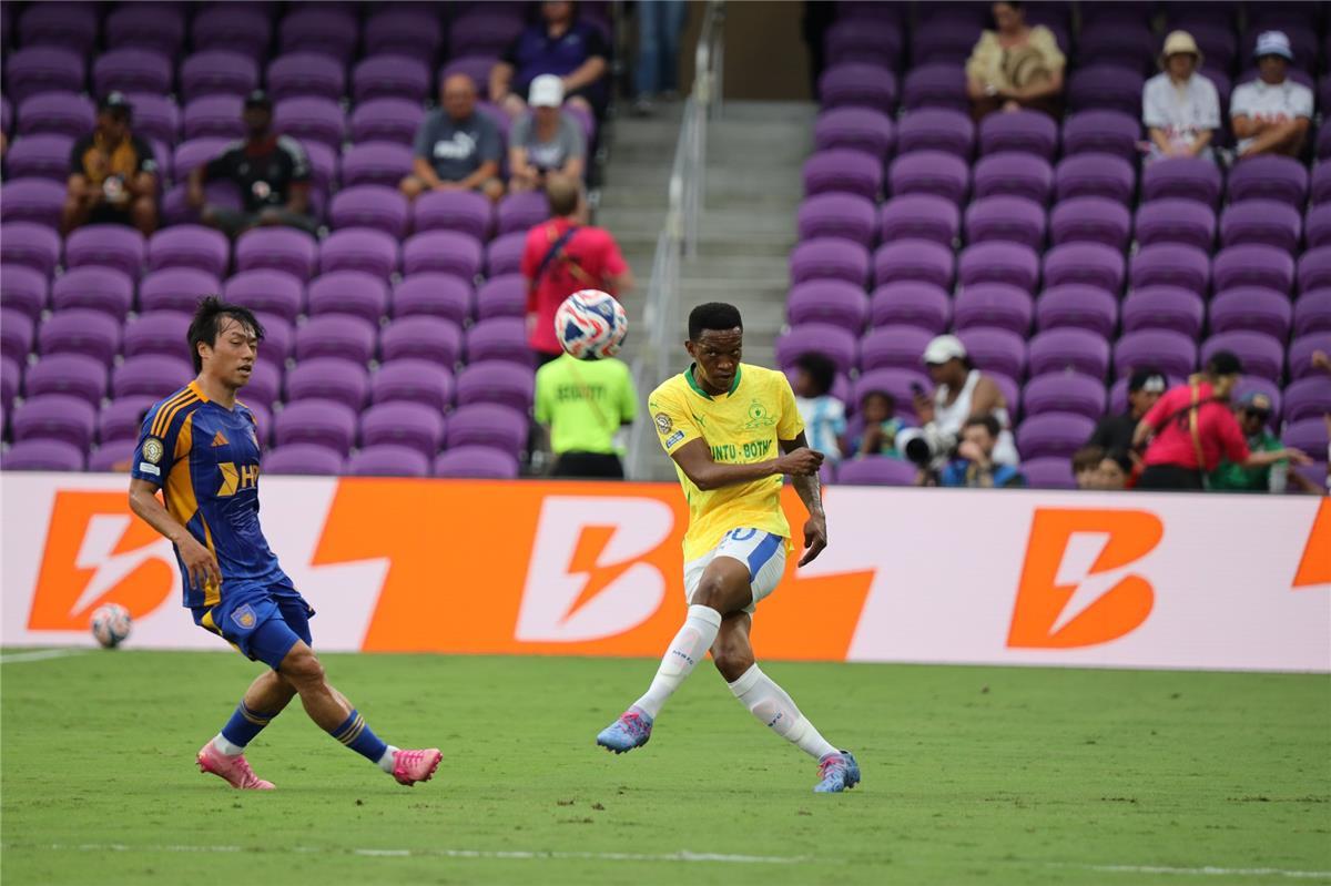 صن داونز ضد أولسان هيونداي في مونديال الأندية إحصائيات، تشكيلات، وتحليل شامل