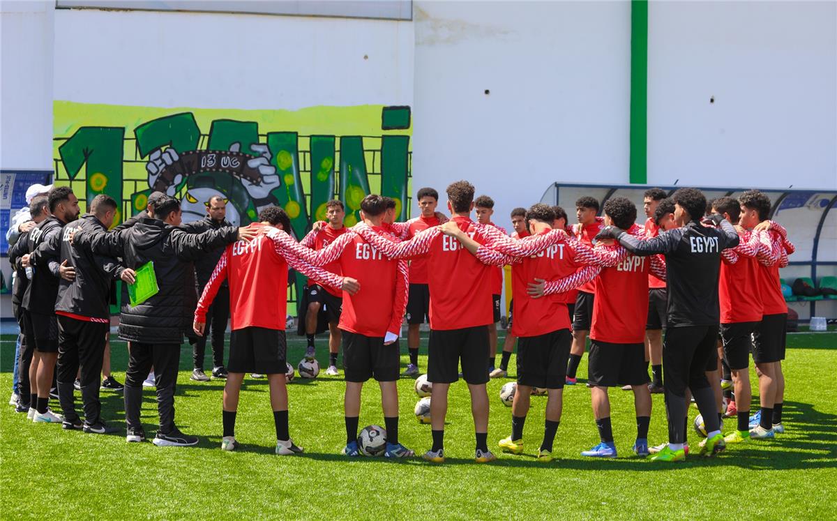 الكشف عن طاقم تحكيم مباراة مصر وليبيا تحت 17: المغربي هشام التمسماني يقود اللقاء الحاسم