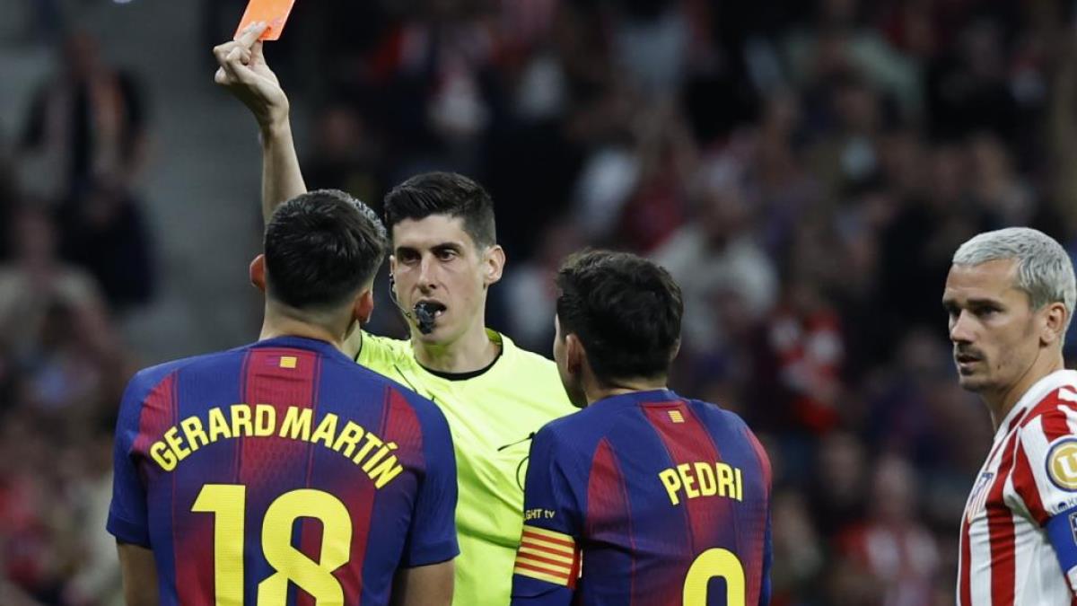 جدل التحكيم يشتعل: روبين لو نورماند ينتقد إلغاء طرد جيرارد مارتن ويفتح النار على قرارات الفار