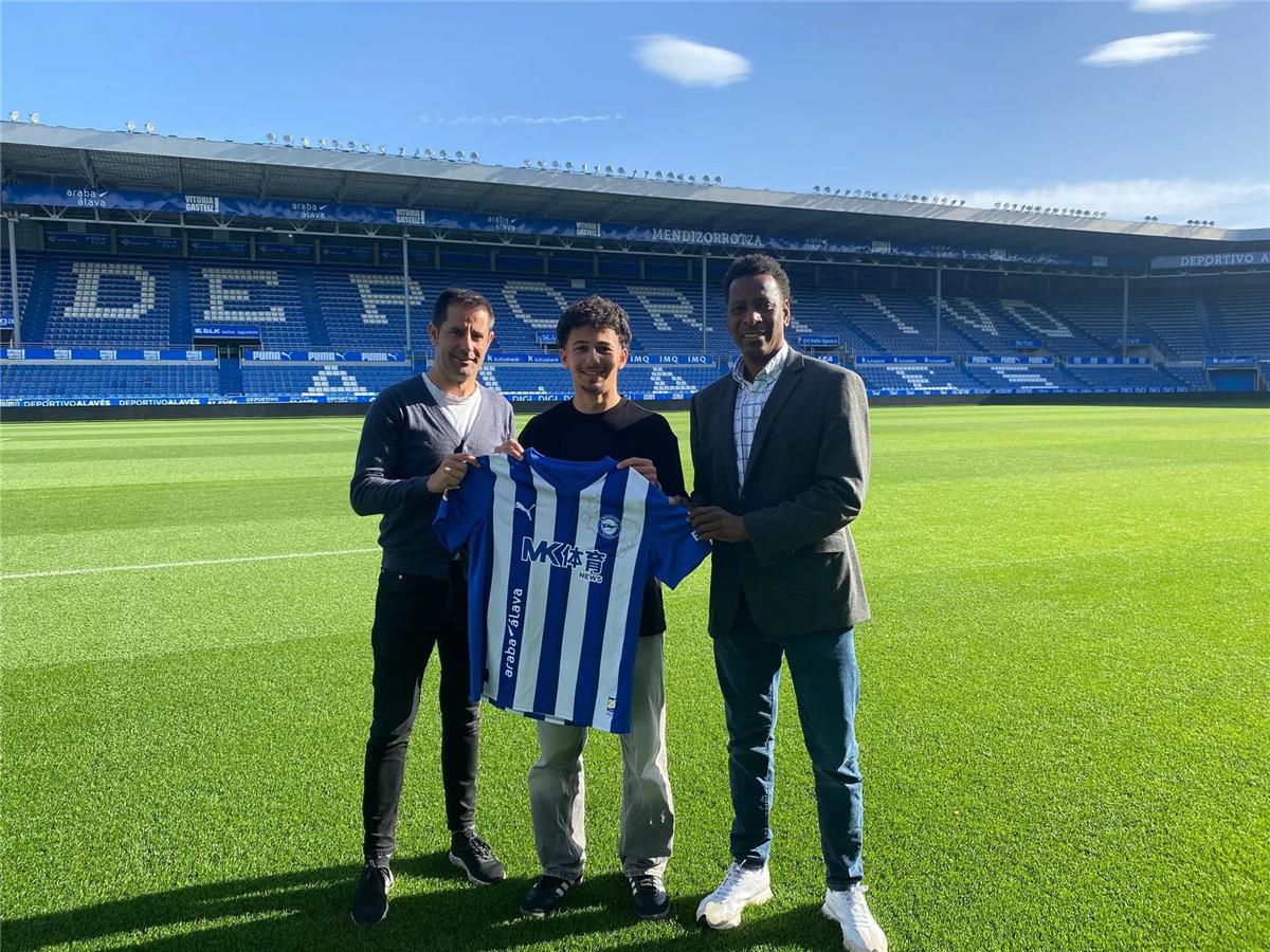 رسمياً: ديبورتيفو ألافيس يظفر بخدمات عمر ياسر، الموهبة المصرية الصاعدة