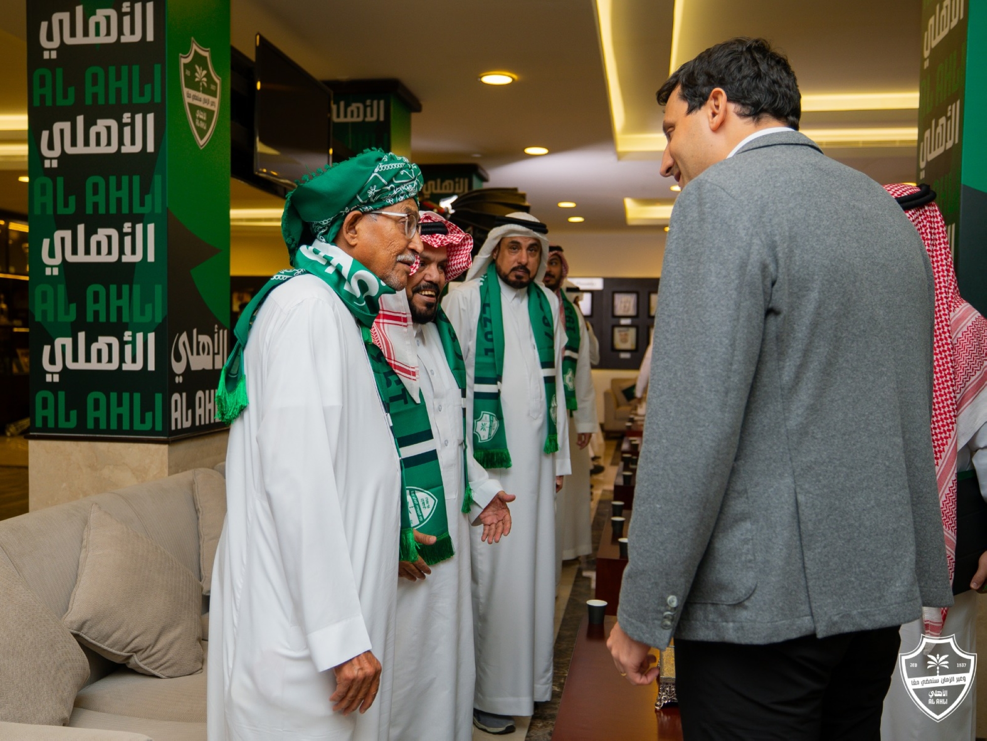 تعزيز روابط الانتماء: تواصل الرئيس التنفيذي للأهلي مع جماهيره يؤسس لمرحلة جديدة