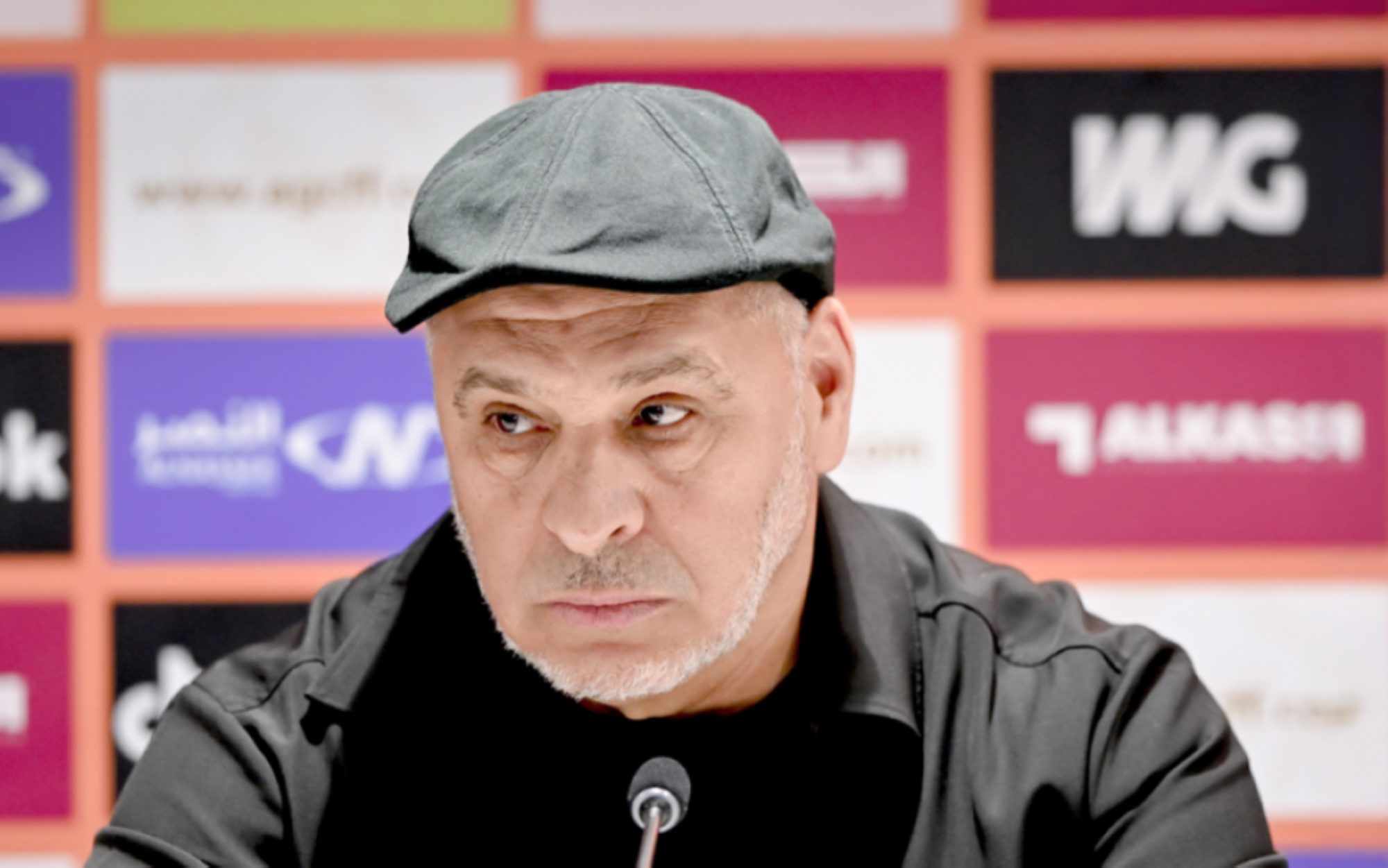 غضب عارم: بن زكري يكشف ‘مسرحية’ التحكيم عقب خسارة الشباب لنهائي دوري أبطال الخليج