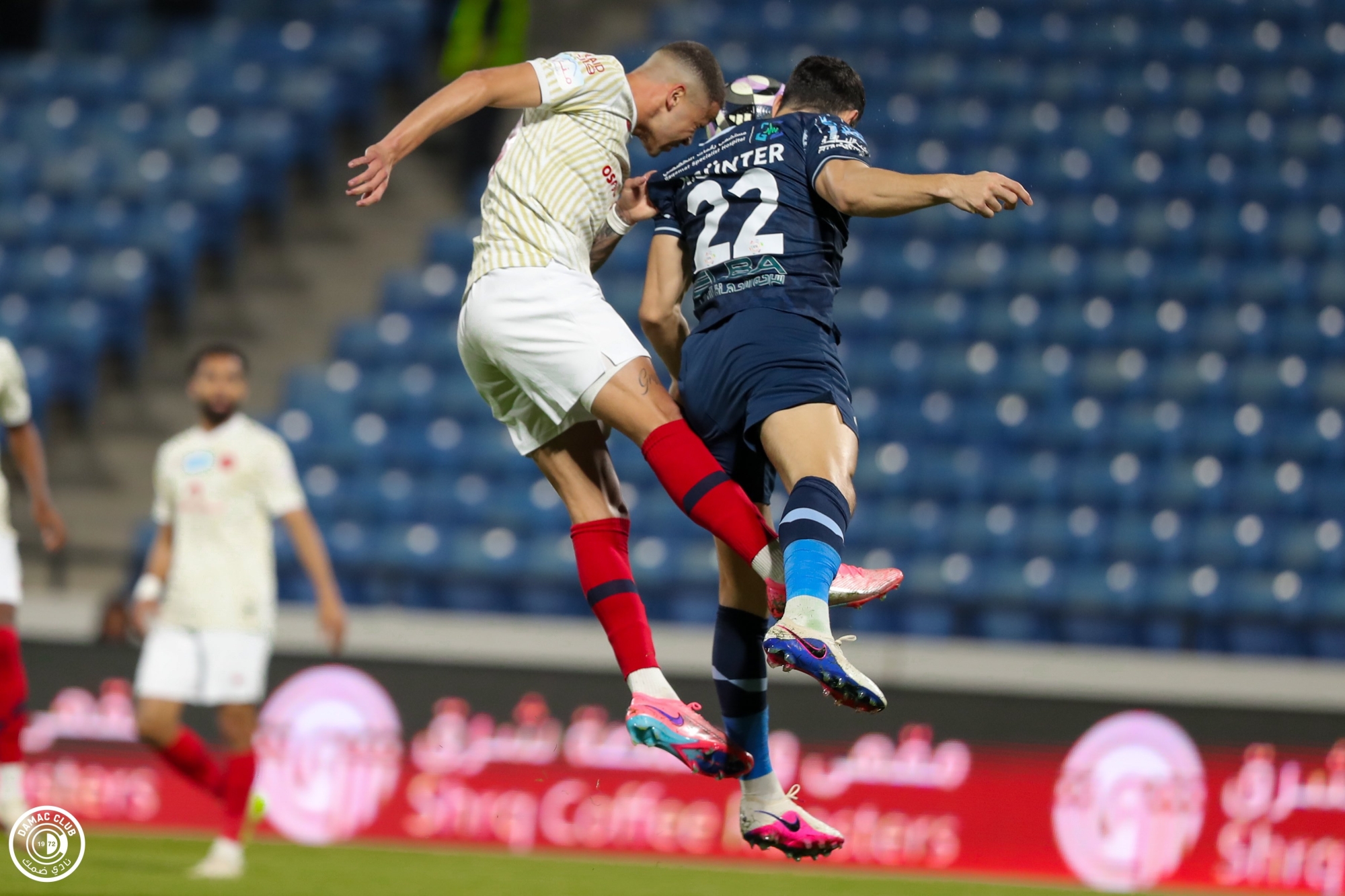 ضمك يحقق انتصارًا تاريخيًا على الأخدود ويعزز آماله بالبقاء في دوري روشن