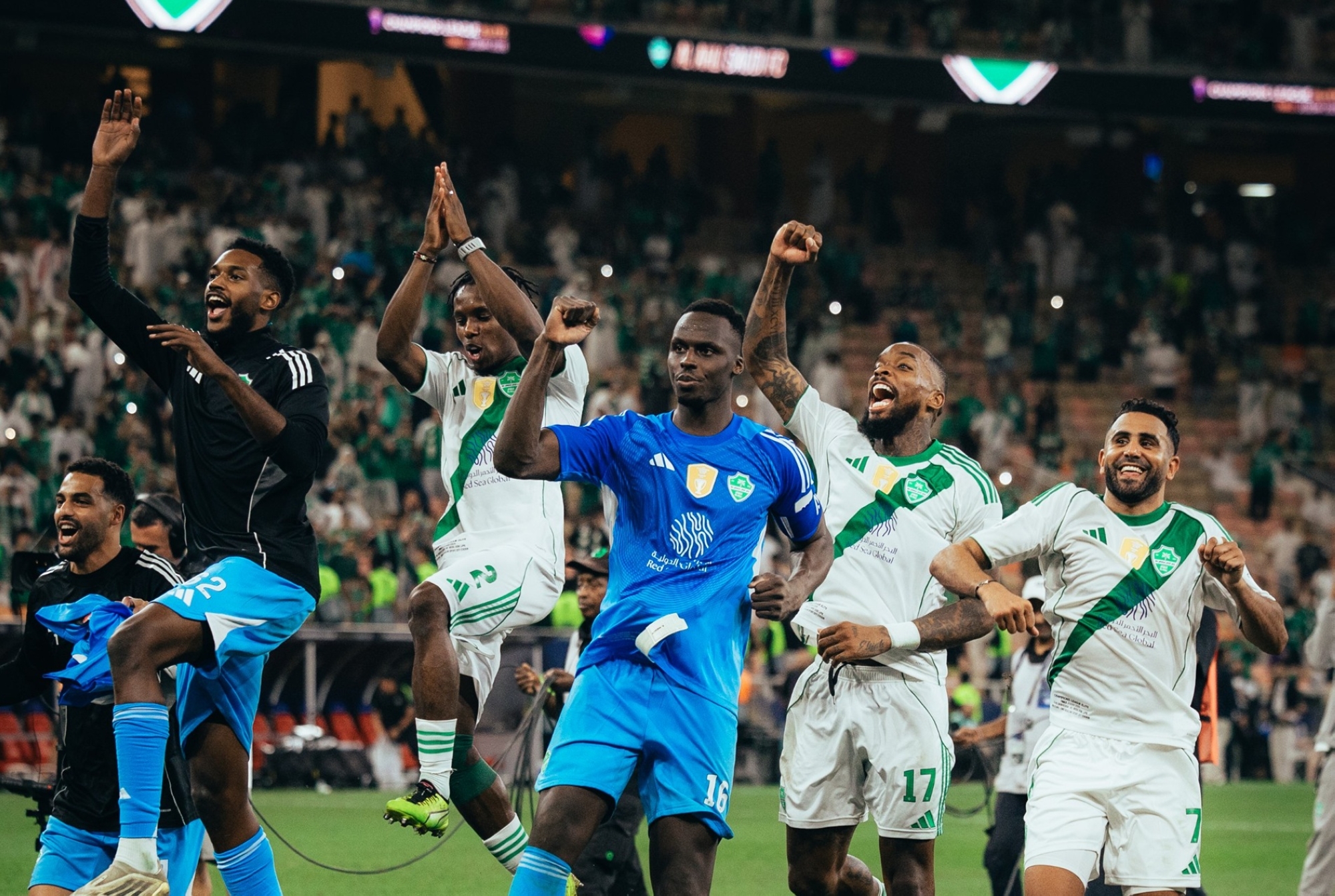 القمة الآسيوية المرتقبة: مقارنة فنية شاملة بين الأهلي السعودي وماتشيدا زيلفيا في النهائي الكبير