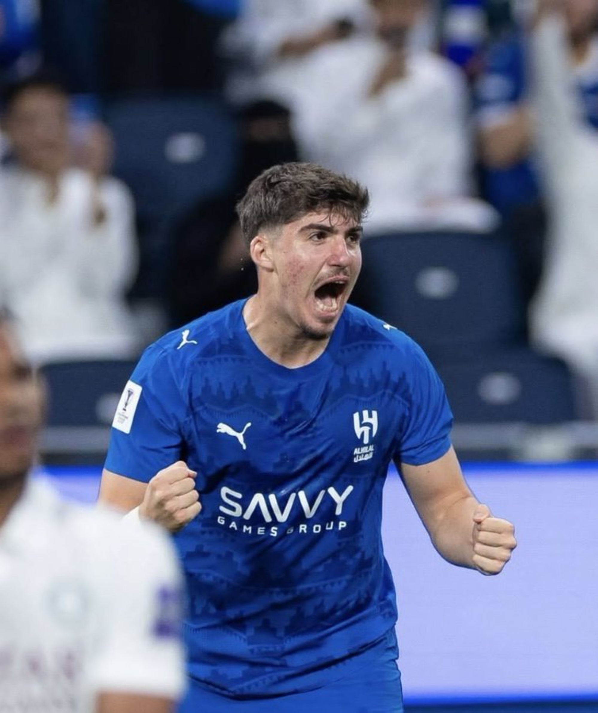 تقارير حصرية: هل يعود المدافع يوسف أكتشيشيك إلى فنربخشة التركي قادمًا من الهلال؟