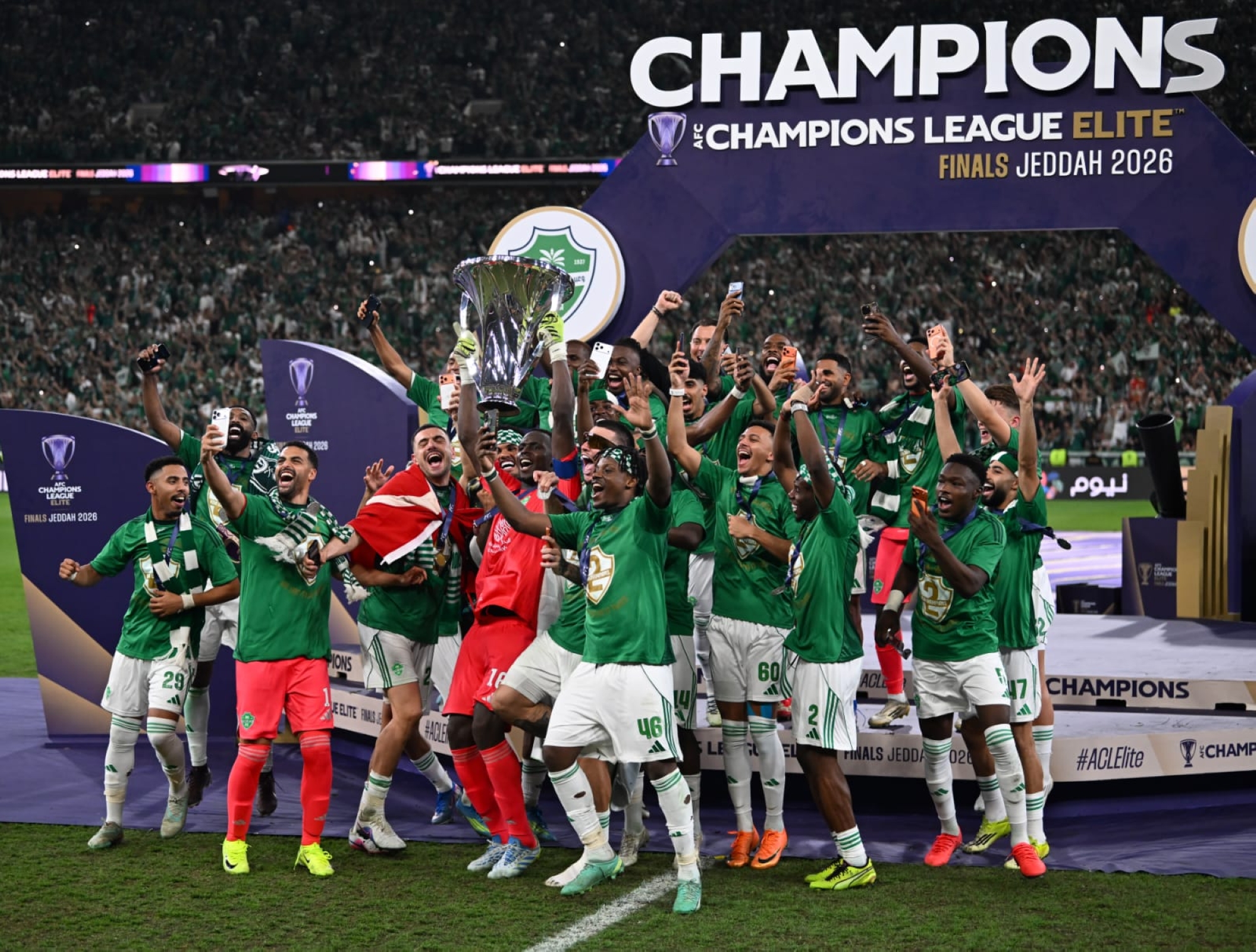 مجد لا يتوقف: الأهلي السعودي يسطر التاريخ ويتوج بلقب دوري أبطال آسيا للمرة الثانية على التوالي