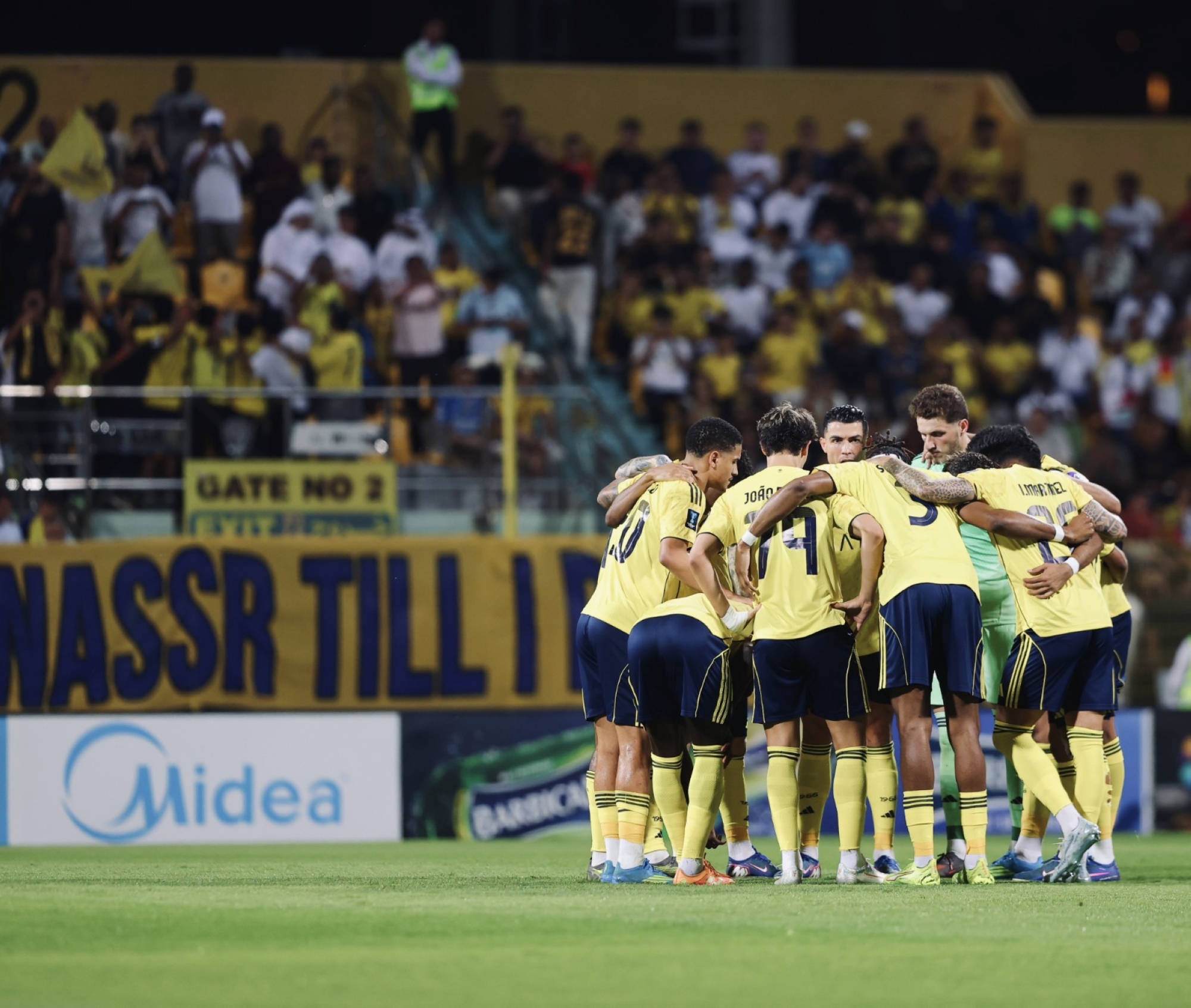 قمة الجولة 30: تحدي دفاع الأهلي وهجوم النصر في دوري روشن.. معركة تكتيكية منتظرة