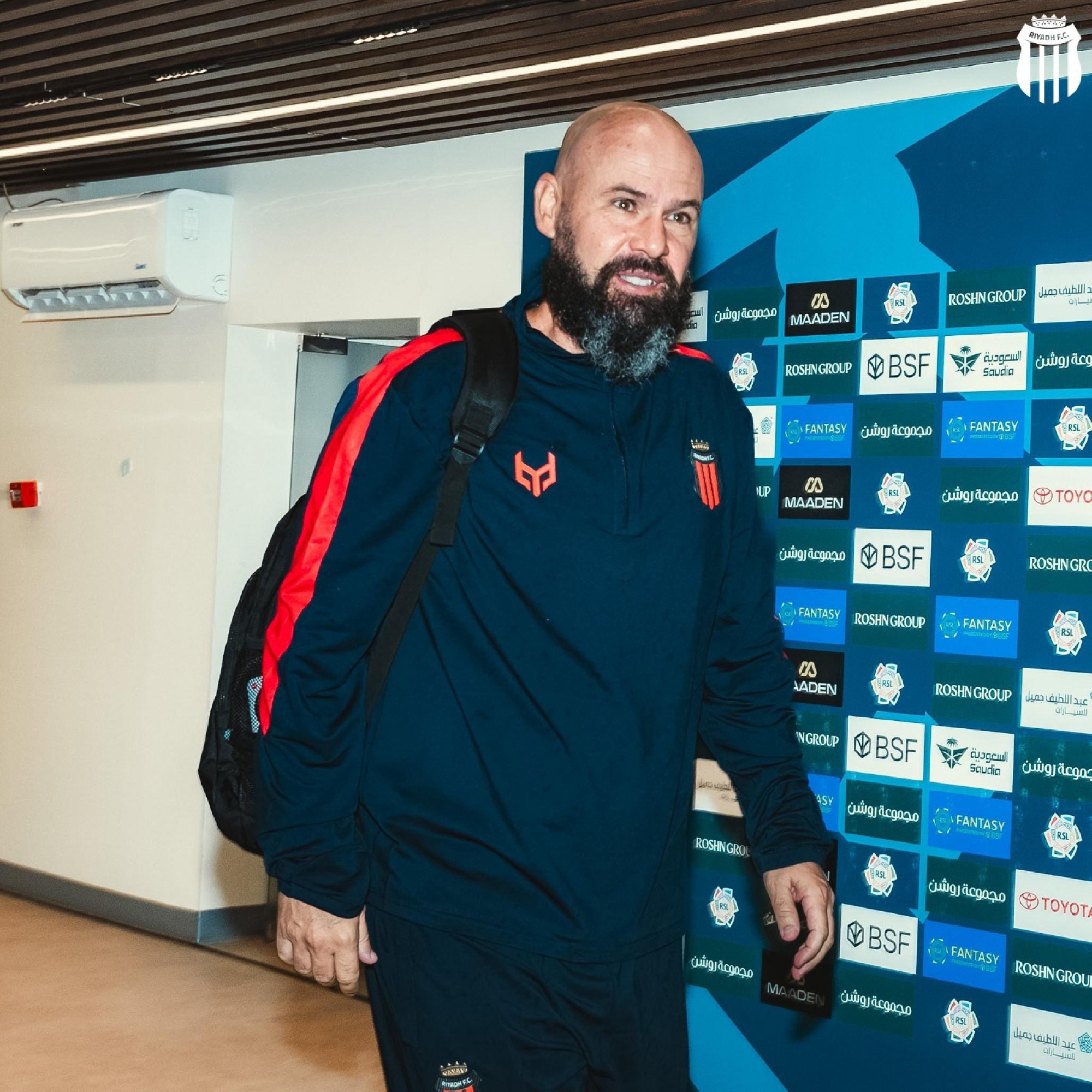 تحديات وإصرار: مدرب الرياض يكشف عن إستراتيجيته لإنقاذ موقف نادي الرياض في دوري روشن
