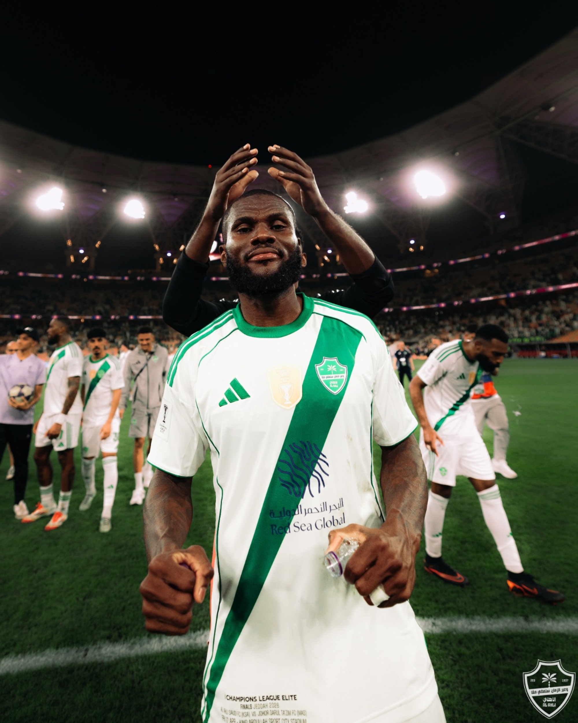 تكهنات تحيط بـ مستقبل فرانك كيسيه مع الأهلي: هل ينتقل للدوري اليوناني أم يوفنتوس؟