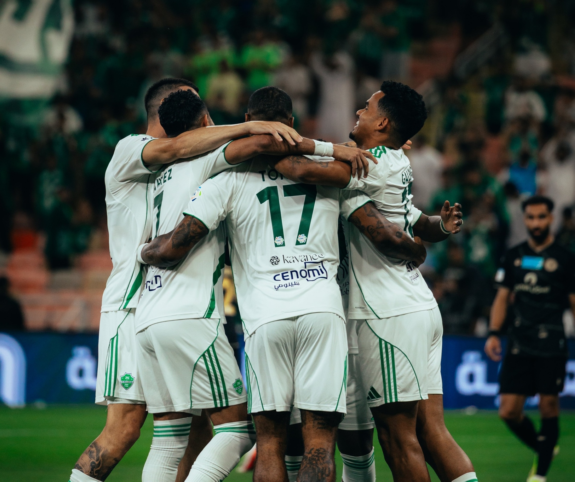 تحدٍ جديد: تهديد إيقاف خماسي الأهلي أمام الأخدود يثير القلق في جدة