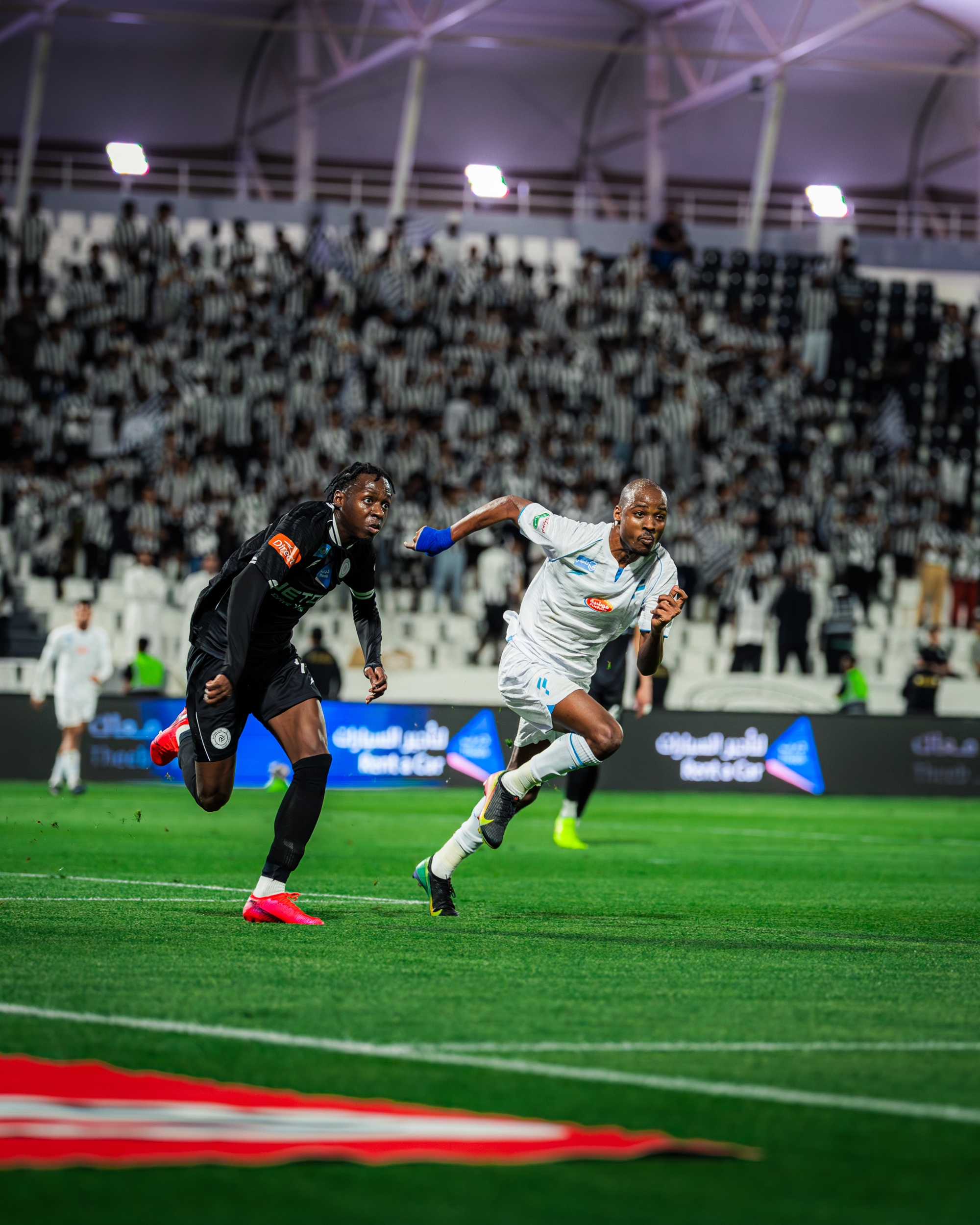 نقطة لكل منهما: تفاصيل تعادل الشباب والفتح دوري روشن الجولة 30 وصراع منتصف الترتيب