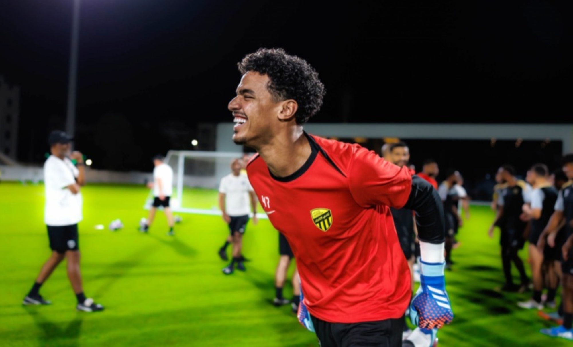 الكرة السعودية تتألق: حامد الشنقيطي ضمن أفضل 100 حارس مرمى شاب عالميًا!