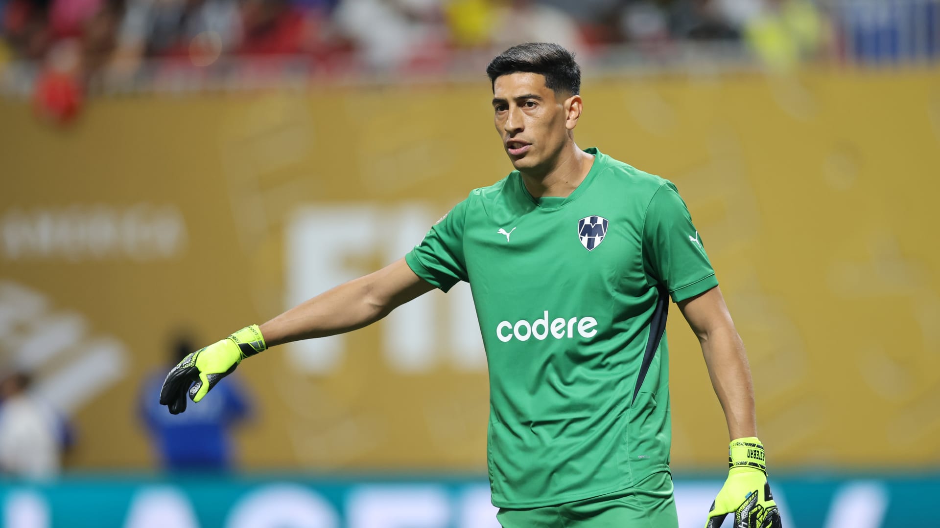 صدمة في الملاعب الإسبانية: عقوبة صارمة بإيقاف حارس مرمى بسبب الاعتداء في الدوري الإسباني