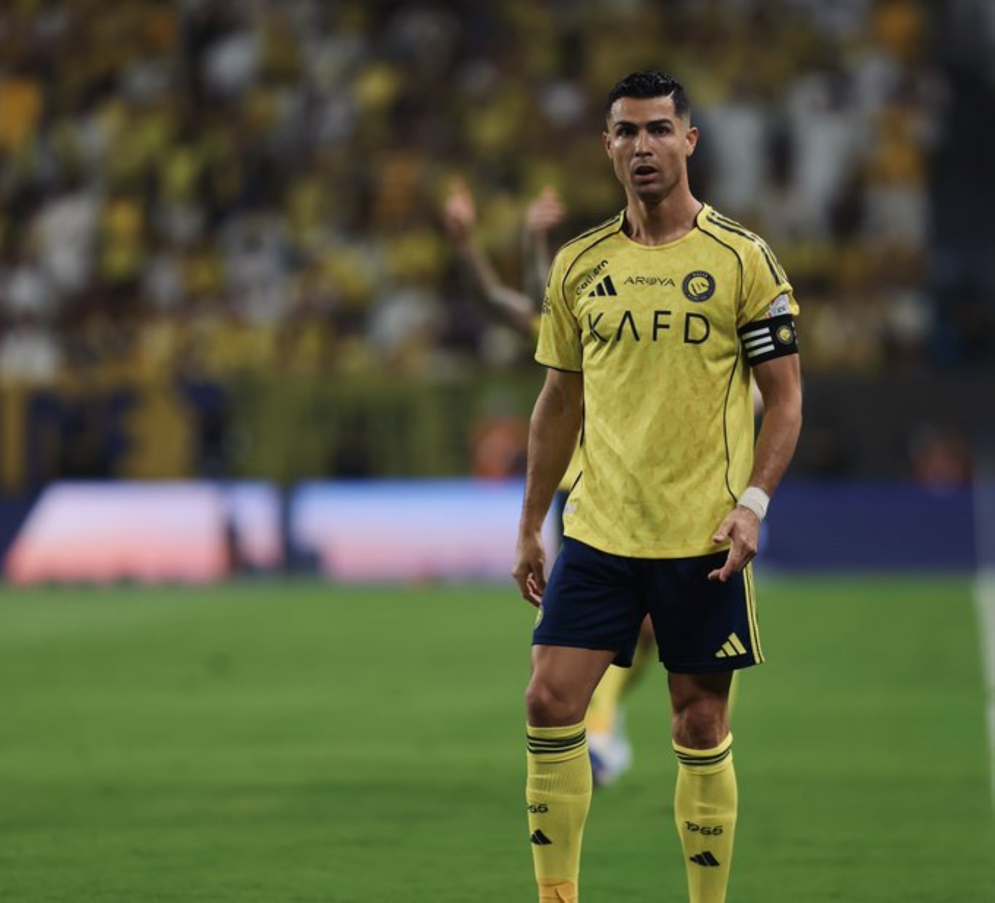 كريستيانو رونالدو يحسم قمة النصر والأهلي ويتوج بنجم المباراة: تحليل شامل للفوز الثمين