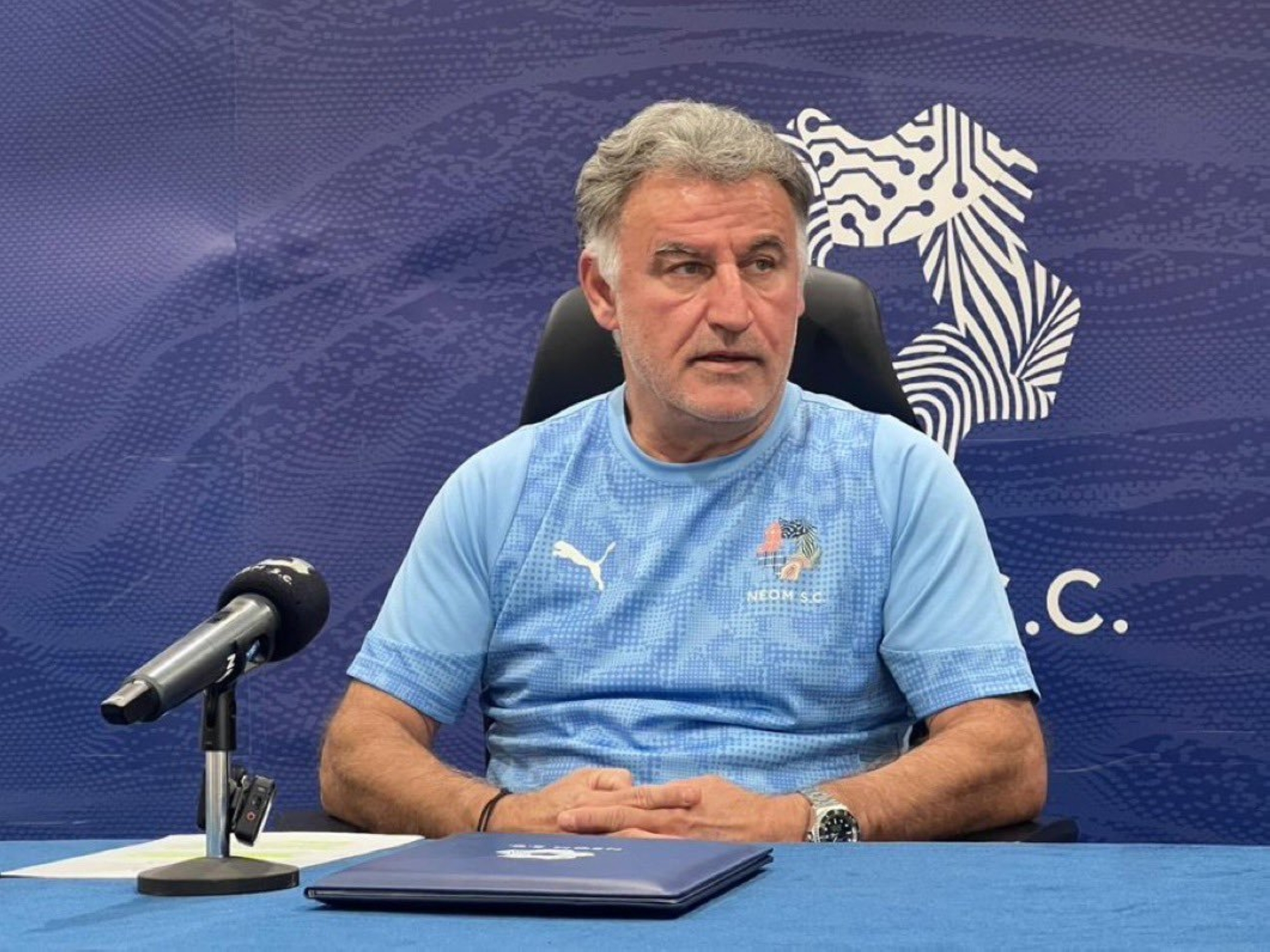 غالتييه يشدد على جاهزية نيوم لمواجهة الفتح في دوري روشن: معركة تكتيكية بانتظارنا