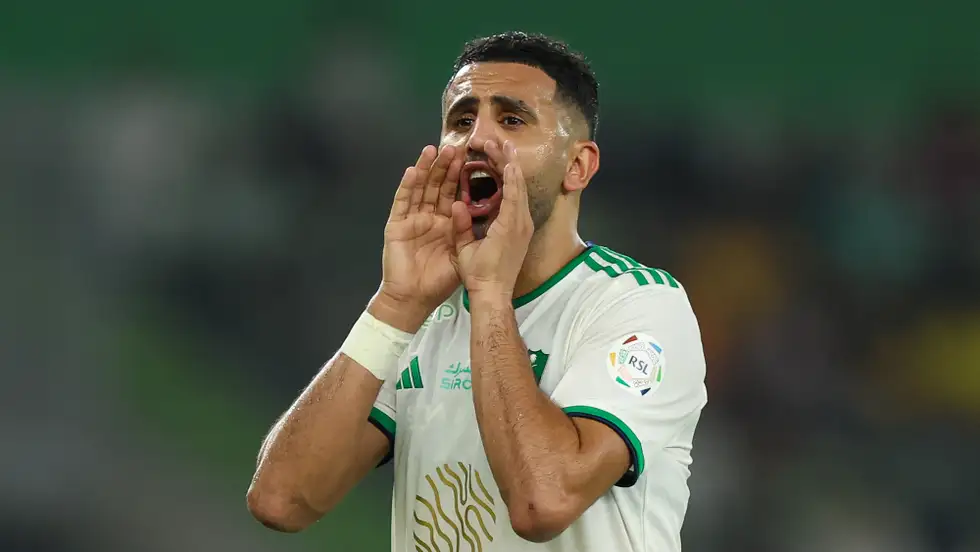 فرمان يايسله يحسم الجدل: الأهلي يؤكد بقاء رياض محرز حتى 2027!