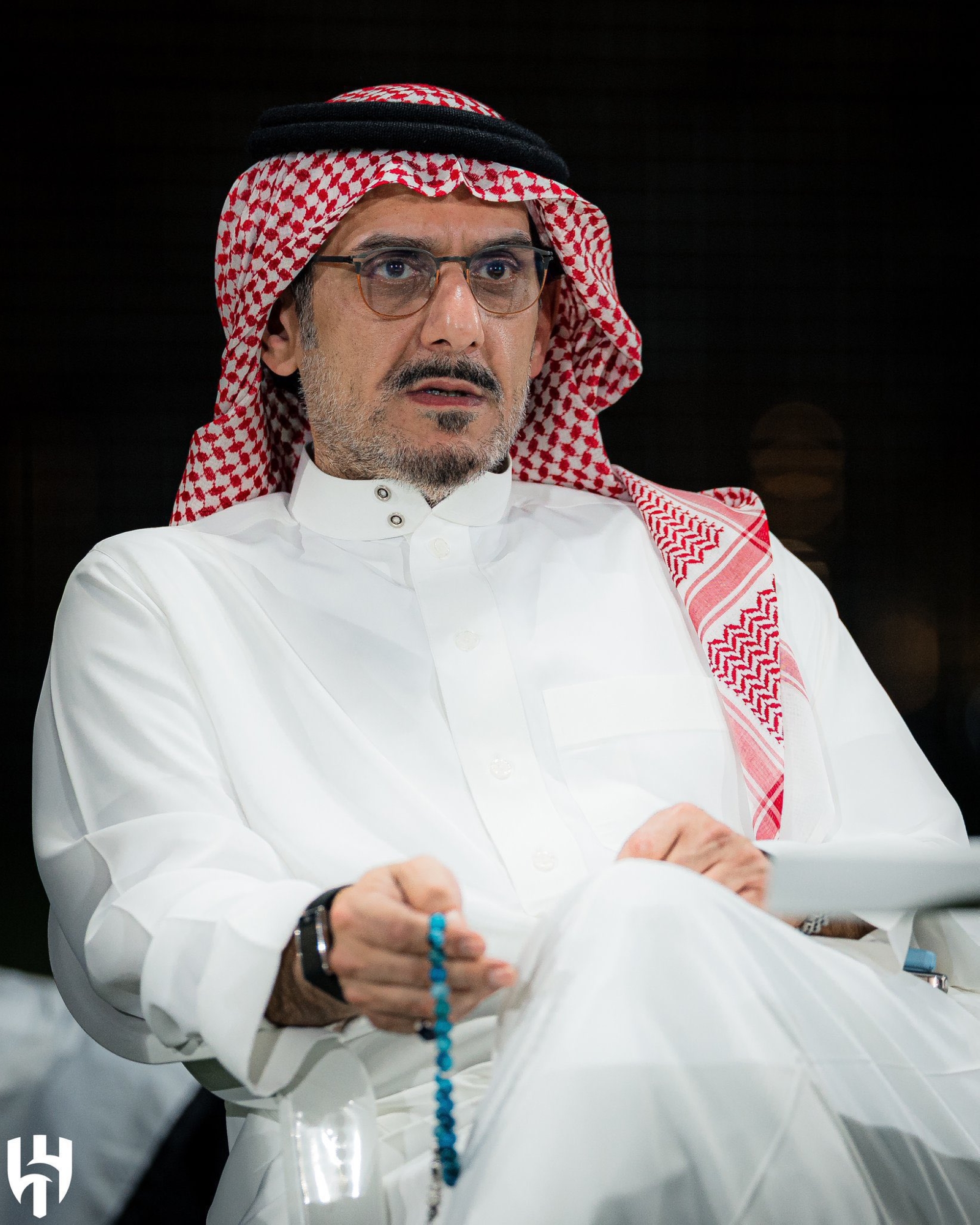 نواف بن سعد يفجرها: تفاصيل انتقادات رئيس الهلال للتحكيم الأجنبي ومطالبته بدعم الجماهير