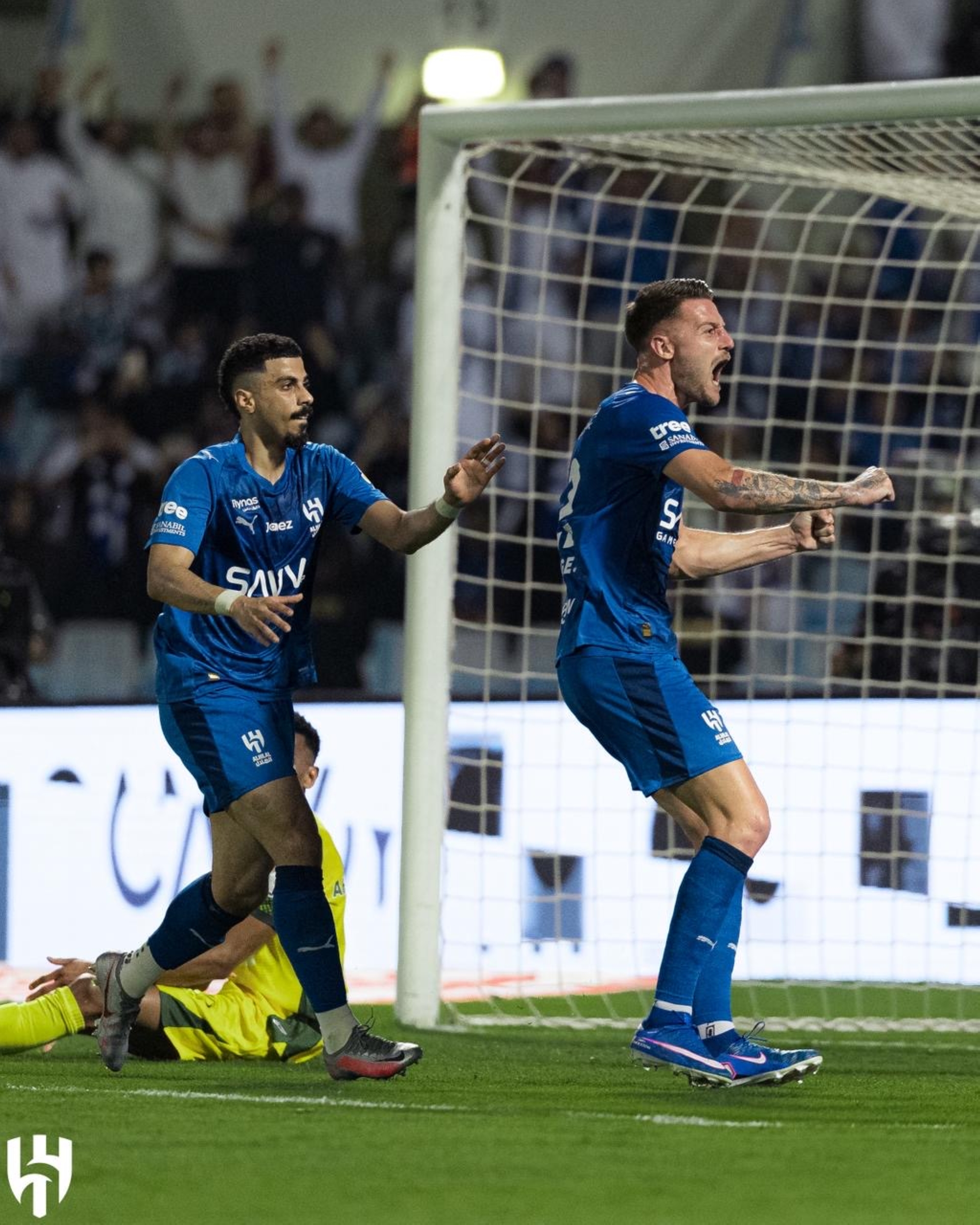 الهلال يواصل ملاحقة النصر: فوز درامي على الخليج يُصعّد صراع الصدارة في الدوري السعودي