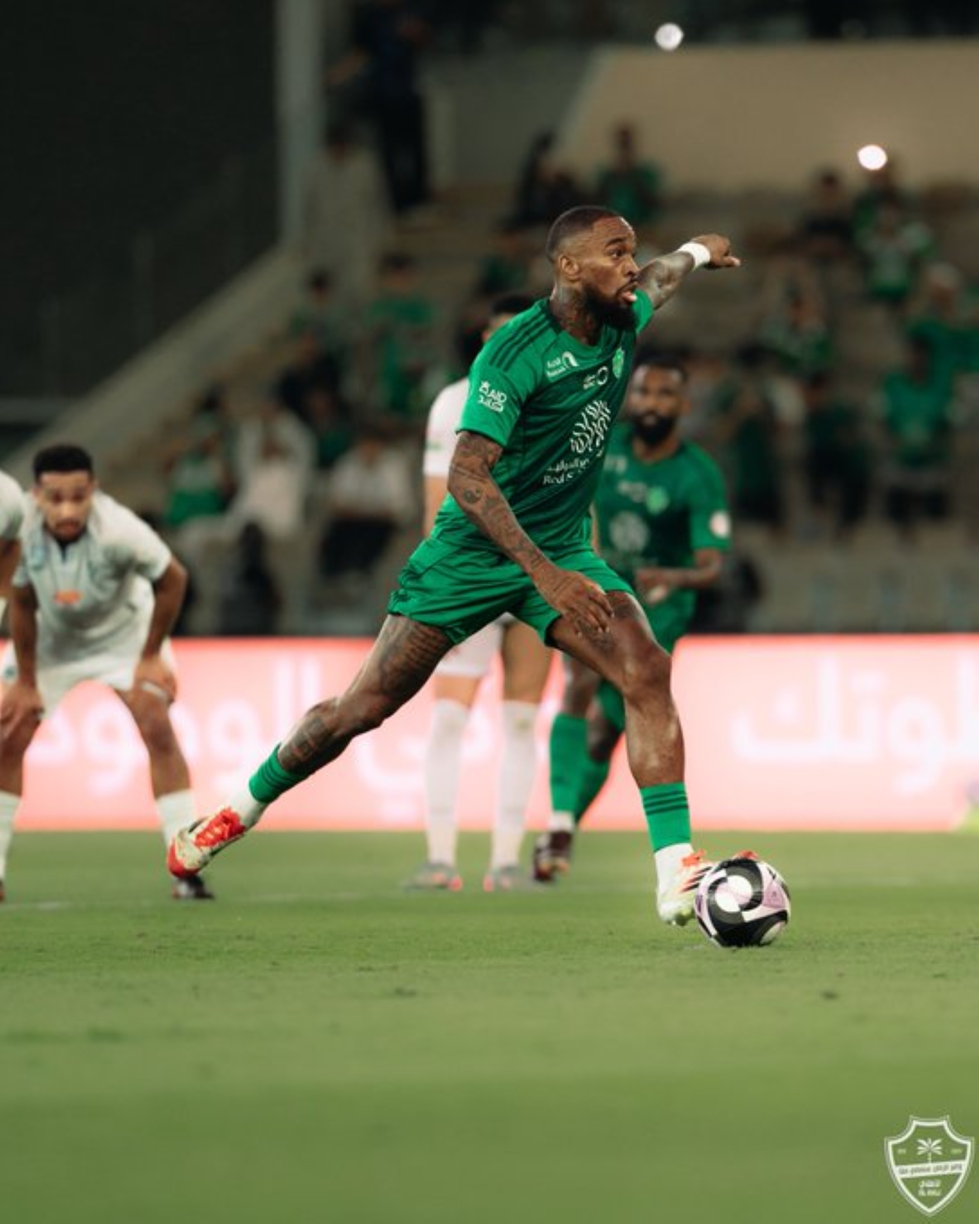 إيفان توني يسطر التاريخ: كسر الرقم القياسي لعمر السومة مع الأهلي في دوري روشن