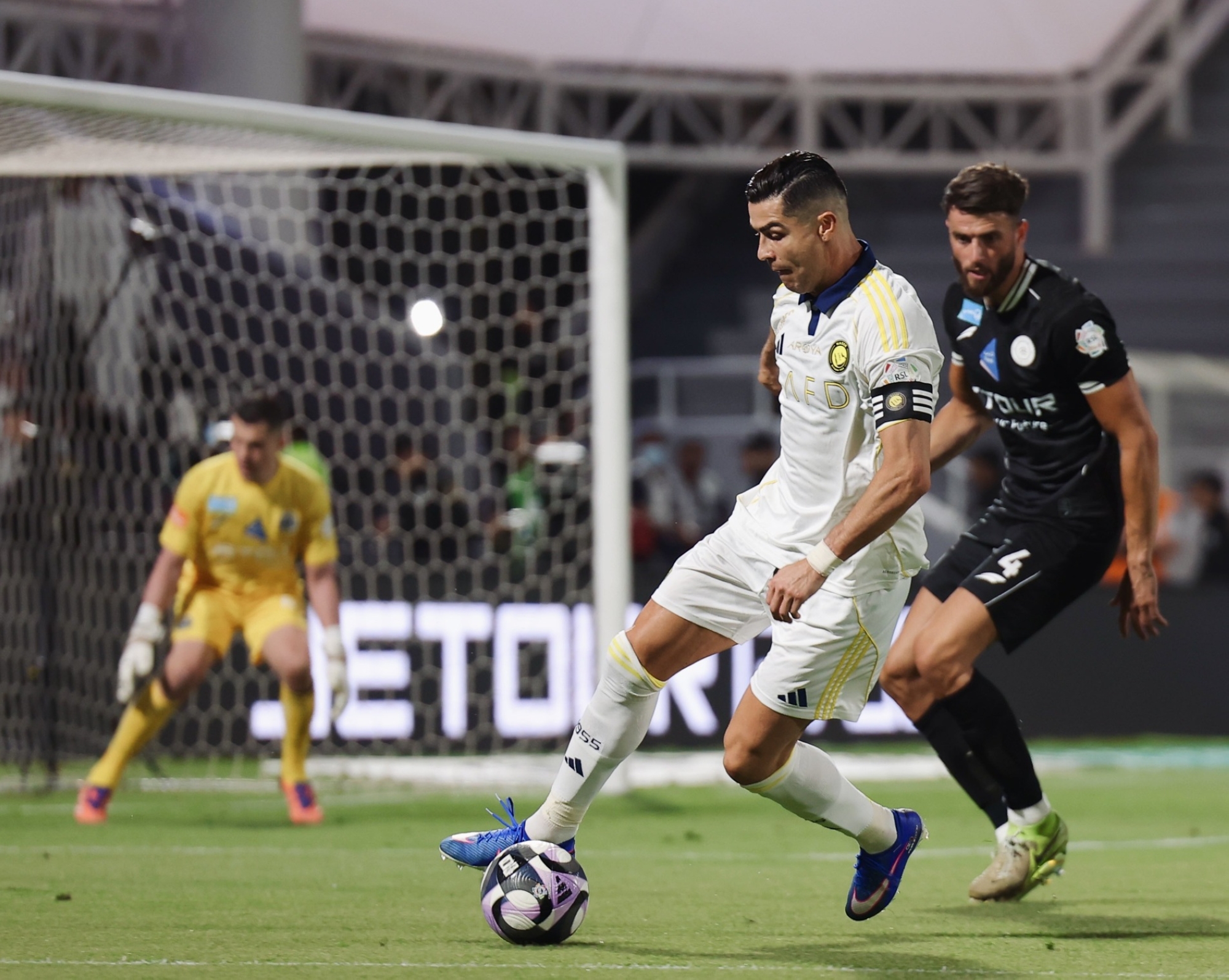 رونالدو يصنع التاريخ: 100 هدف مع النصر يرسم مئوية استثنائية في دوري روشن