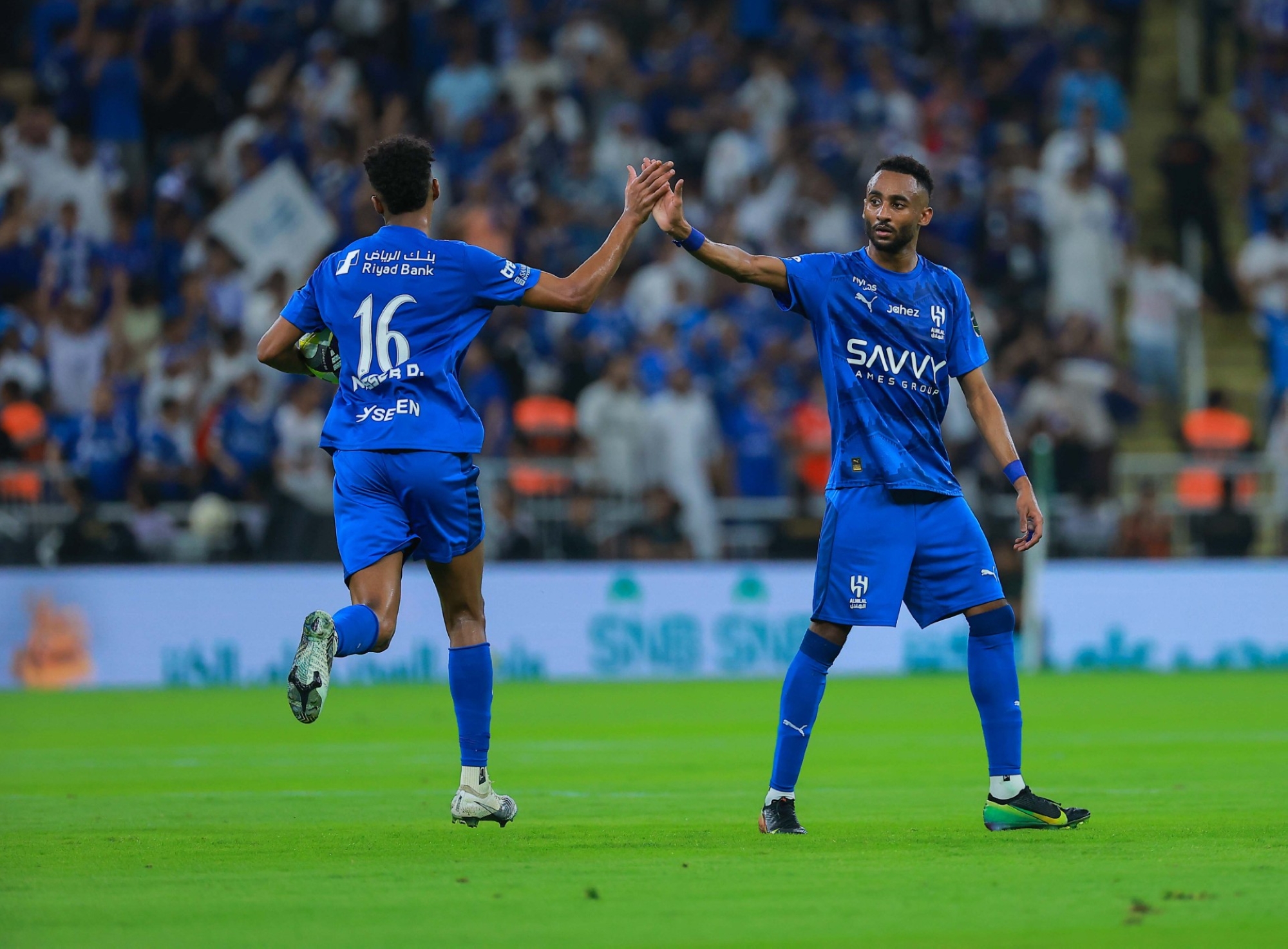متعب الحربي يلهب حماس الجماهير: الهلال يطمح للمزيد بعد التتويج بكأس الملك