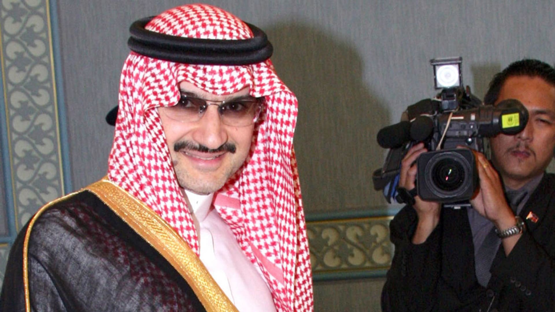 الوليد بن طلال يحتفي بأول لقب للهلال تحت ملكيته: كأس الملك إنجاز تاريخي للزعيم
