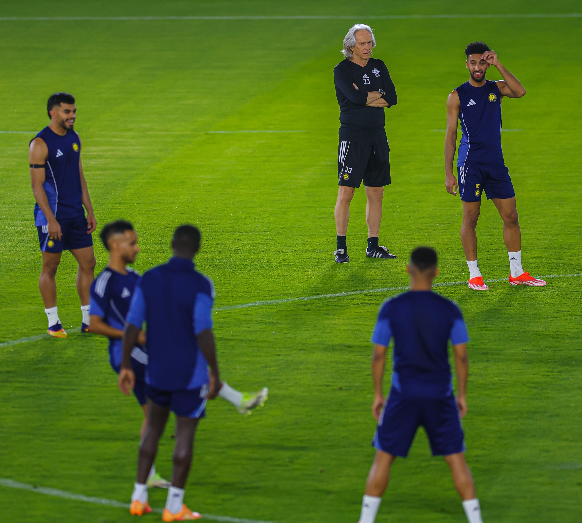 الأسوار الذهبية: كيف قاد دفاع النصر الحديدي الفريق نحو حسم لقب دوري روشن؟