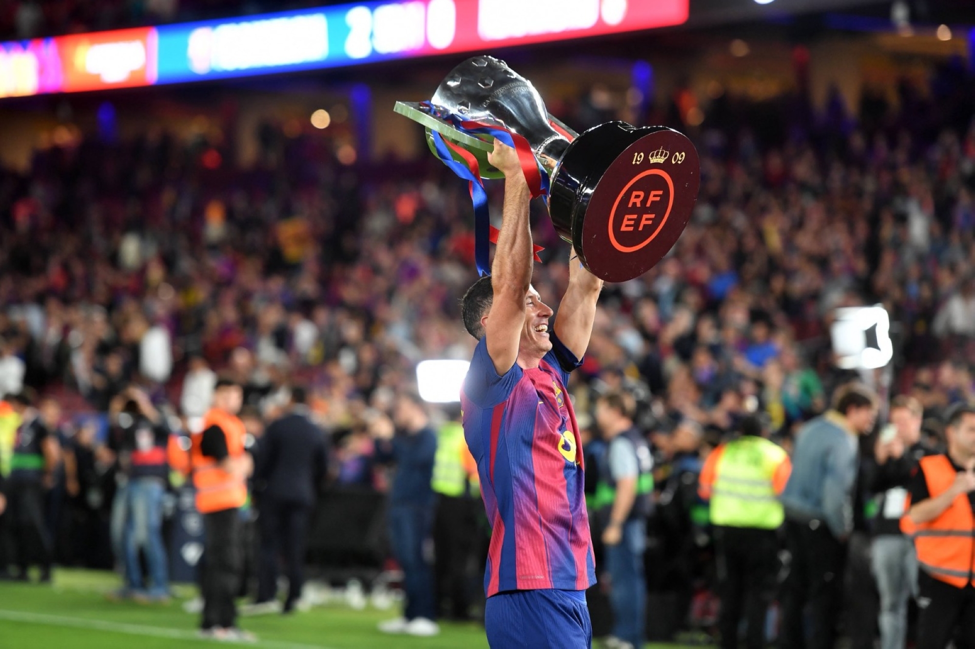 ترقب سعودي لمستقبل روبرت ليفاندوفسكي في دوري روشن: هل تنتهي حقبة برشلونة؟