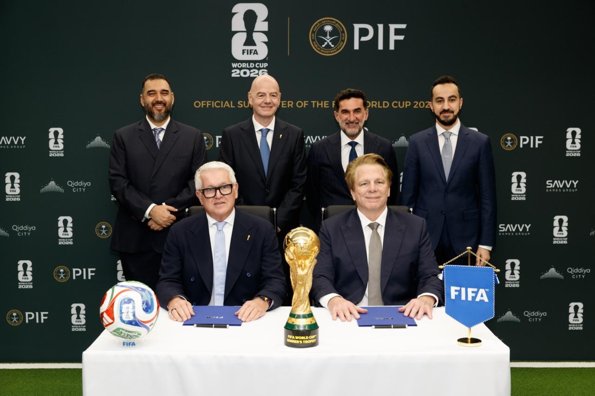 صندوق الاستثمارات العامة والفيفا: تحالف استراتيجي يرسم مستقبل كرة القدم العالمية عبر كأس العالم 2026