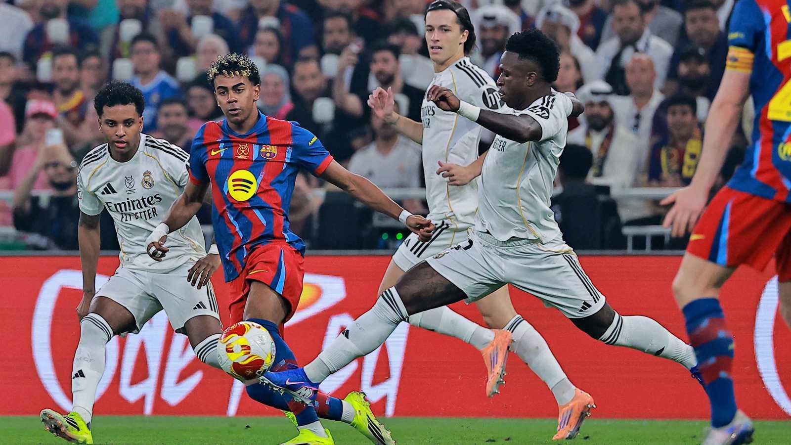 كلاسيكو برشلونة ضد ريال مدريد: أكثر من مجرد 90 دقيقة.. قصة أعظم عداوة كروية في التاريخ