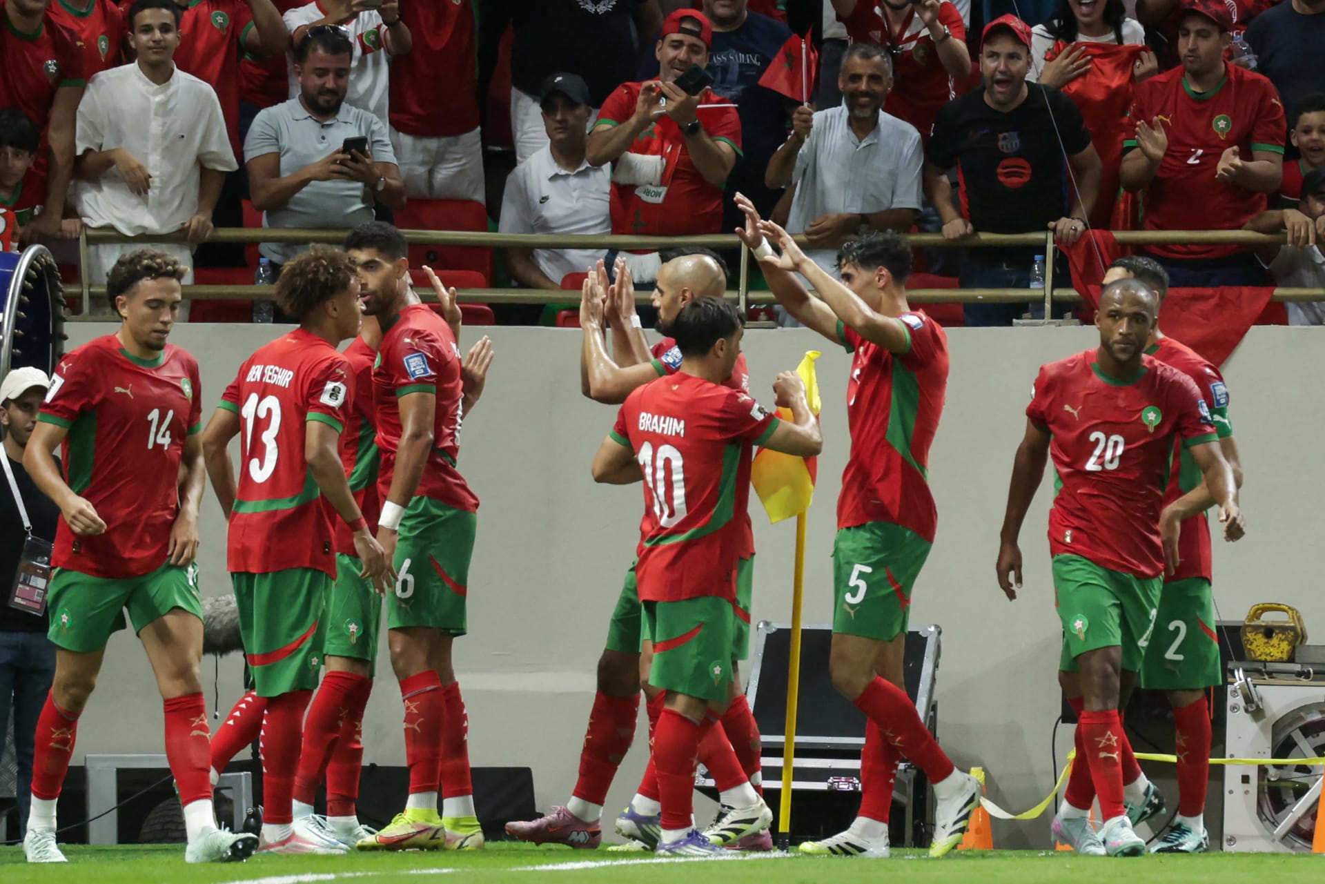 هداف الليغ 2 يقترب من البوندسليجا.. كواليس مفاوضات أوجسبورج لضم النجم المغربي