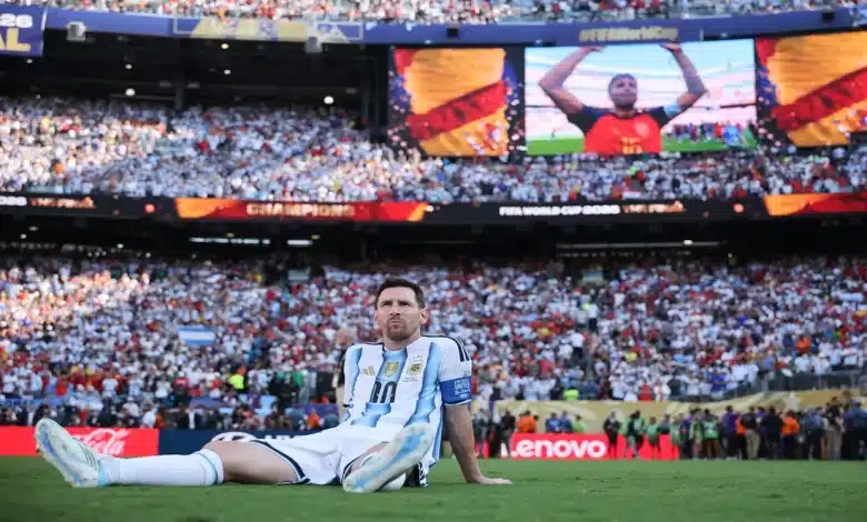 الرقصة الأخيرة.. بكاء ميسي بعد خسارة كأس العالم 2026 أمام إسبانيا