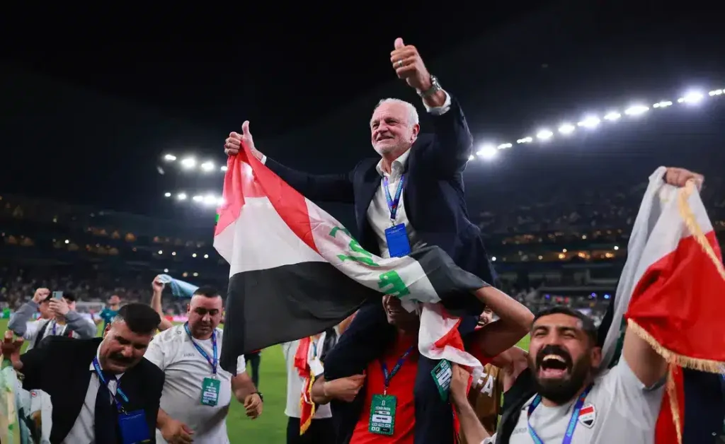 تفاصيل عقد جراهام أرنولد الجديد مع منتخب العراق وما الشروط؟