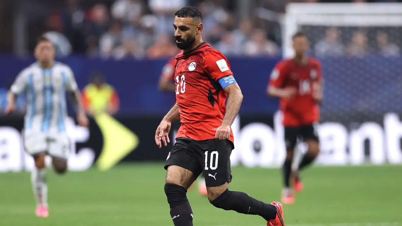 زلزال في الميركاتو.. صلاح يرفض عروض السعودية ويقترب من نادي تركي