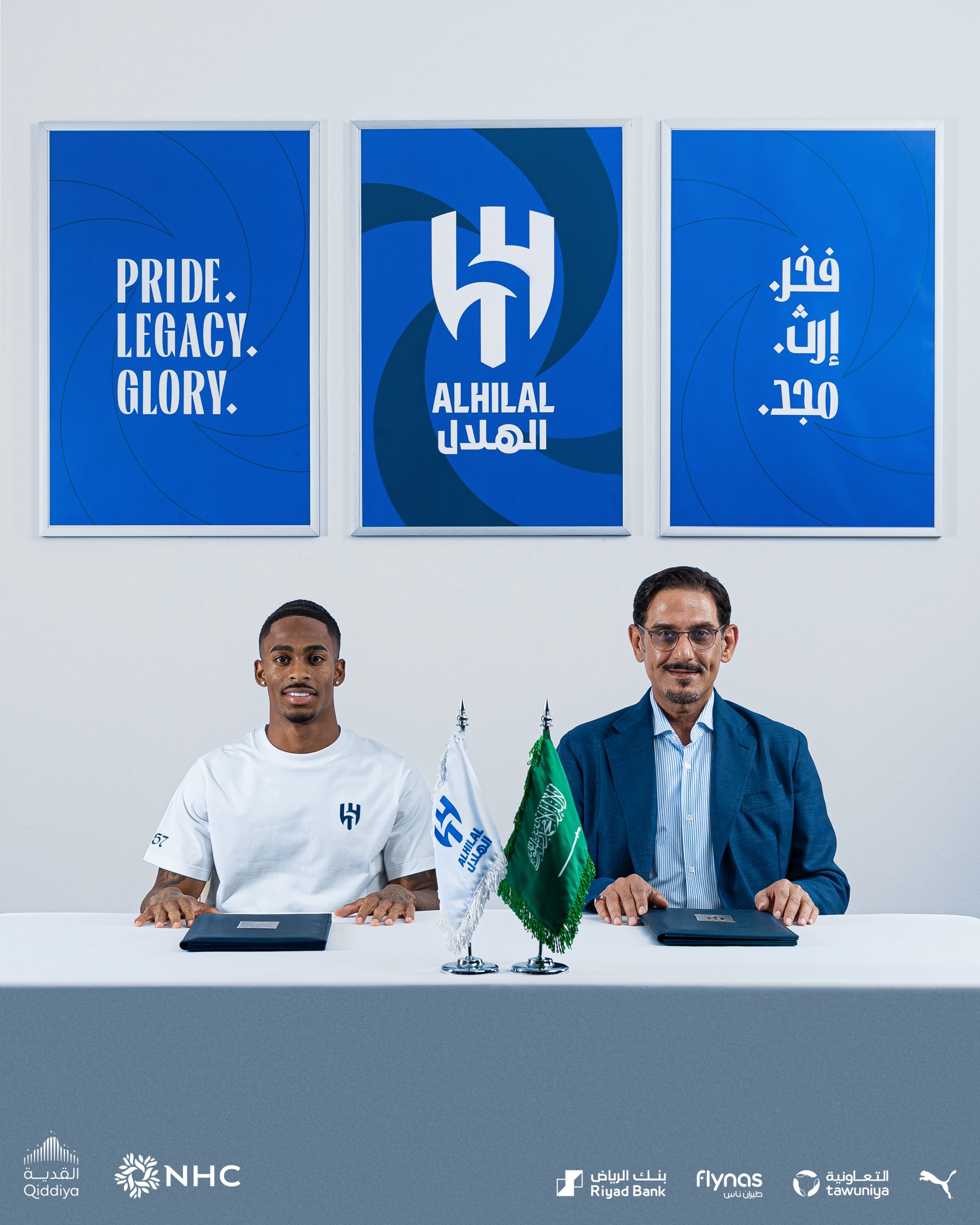 الهلال يعلن رسمياً تعاقده مع الهولندي سمرفيل بعقد يمتد 4 أعوام