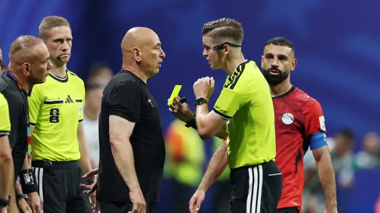 الفيفا ينهي الجدل.. كولينا يوضح رسميًا سر إلغاء هدف مصر وحقيقة ركلة جزاء صلاح