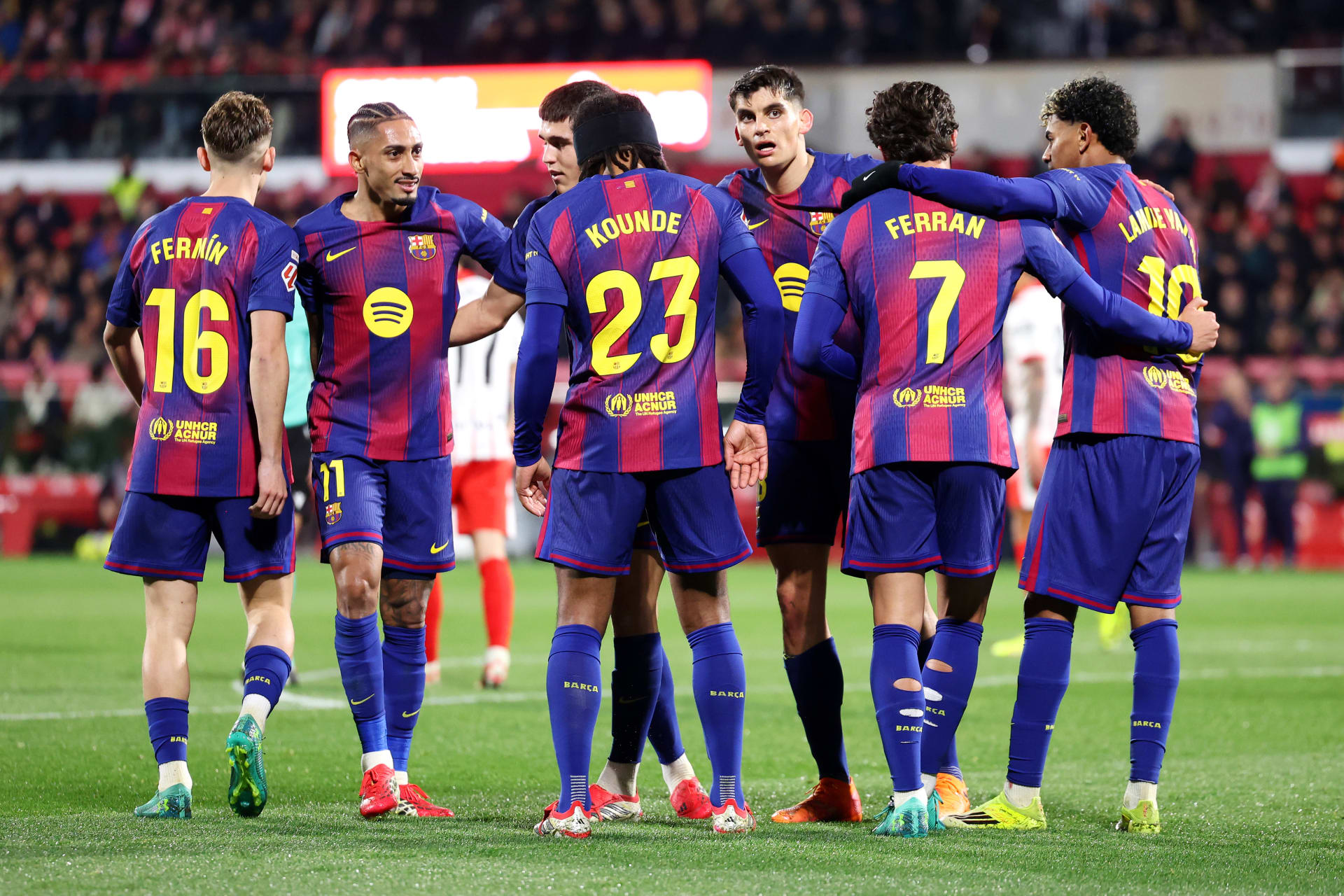 برشلونة يستهدف التعاقد مع صفقة دفاعية جديدة لإعادة هيكلة الخط الخلفي