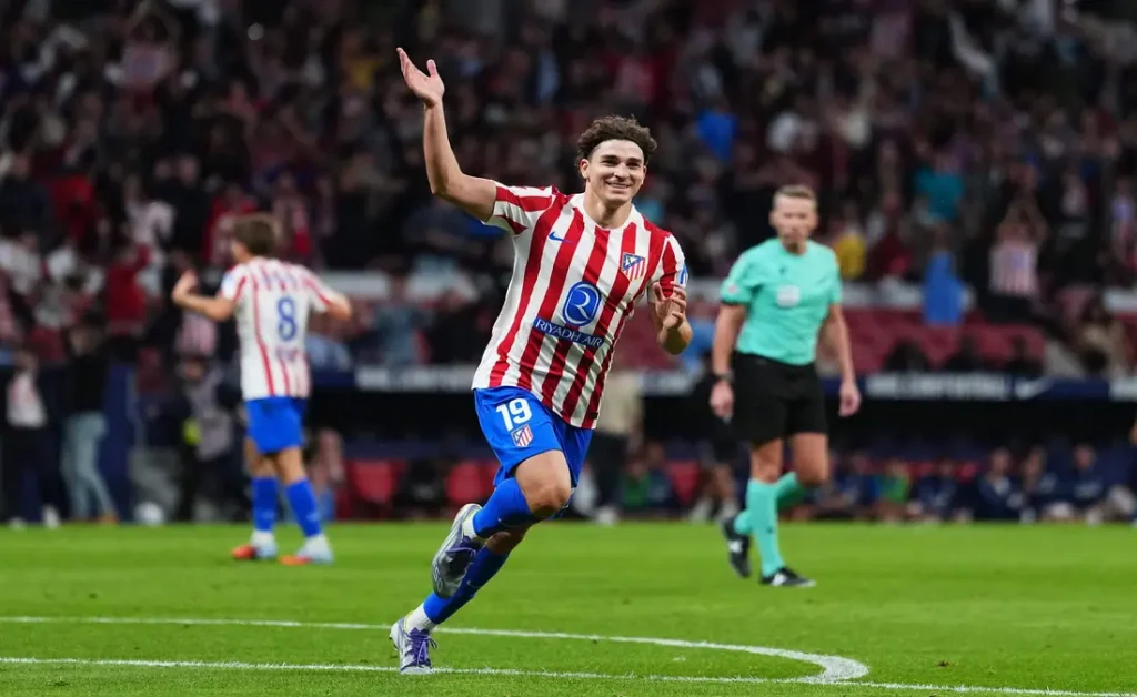 كواليس طلب رحيل جوليان ألفاريز وخداع إدارة أتلتيكو مدريد للاعب