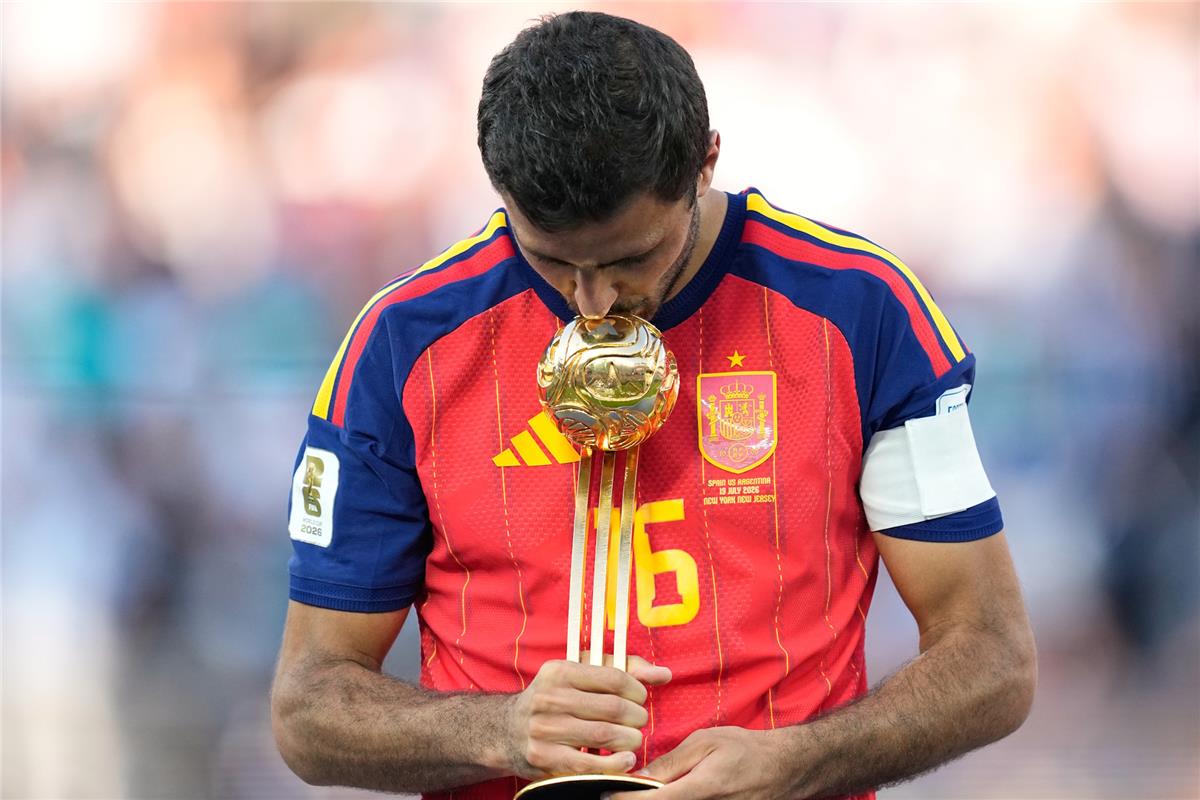 اتفاق شبه تام.. تفاصيل اتفاق انتقال رودري إلى برشلونة والتحول الدراماتيكي