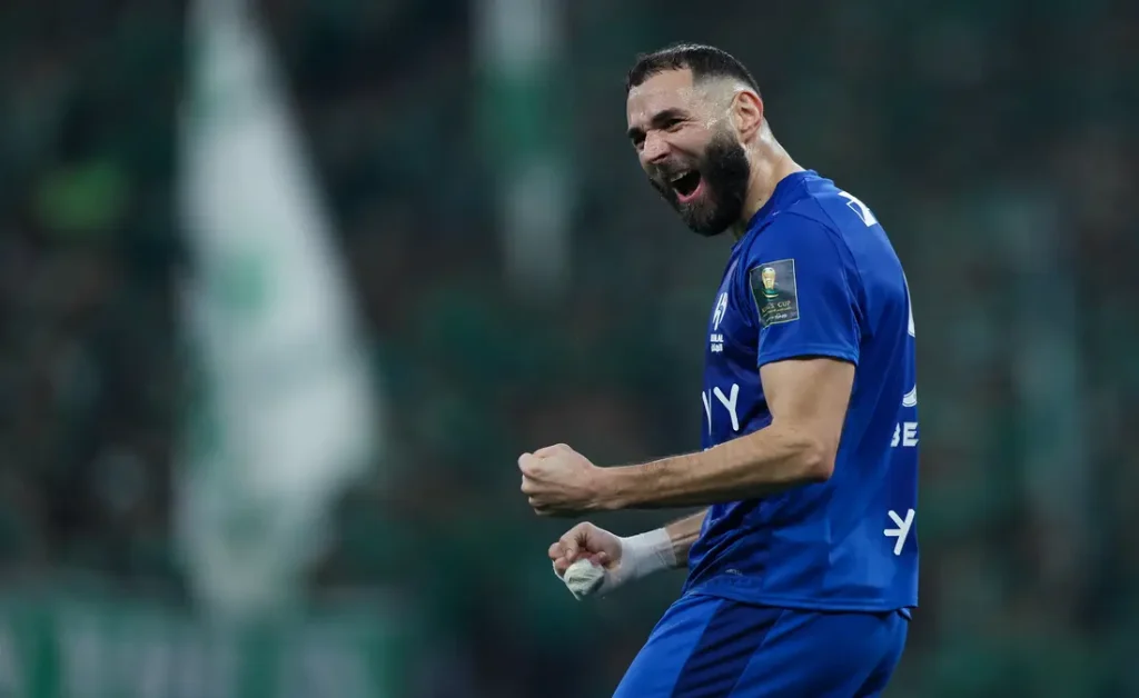 اهتمام طرابزون سبور بضم بنزيما وموقف الهلال من الصفقة