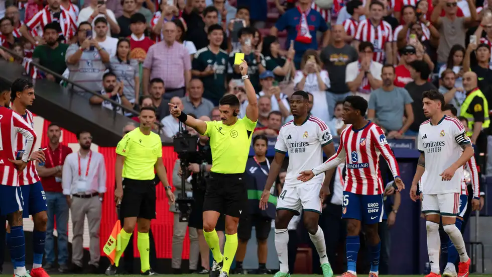لجنة الحكام تحسم جدل ديربي مدريد وتقر بخطأ مؤثر ضد ريال مدريد