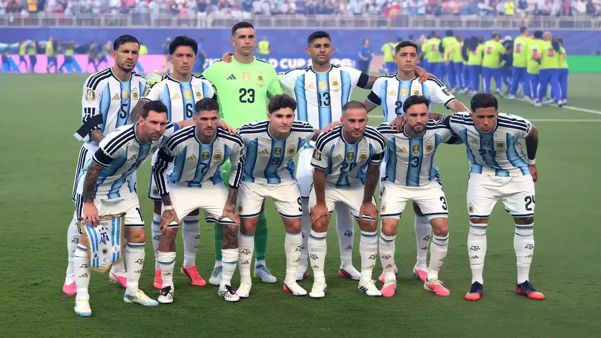 تشكيل منتخب الأرجنتين ضد بوليفيا المتوقع.. غياب ميسي وثنائي هجومي ناري يقود التانغو