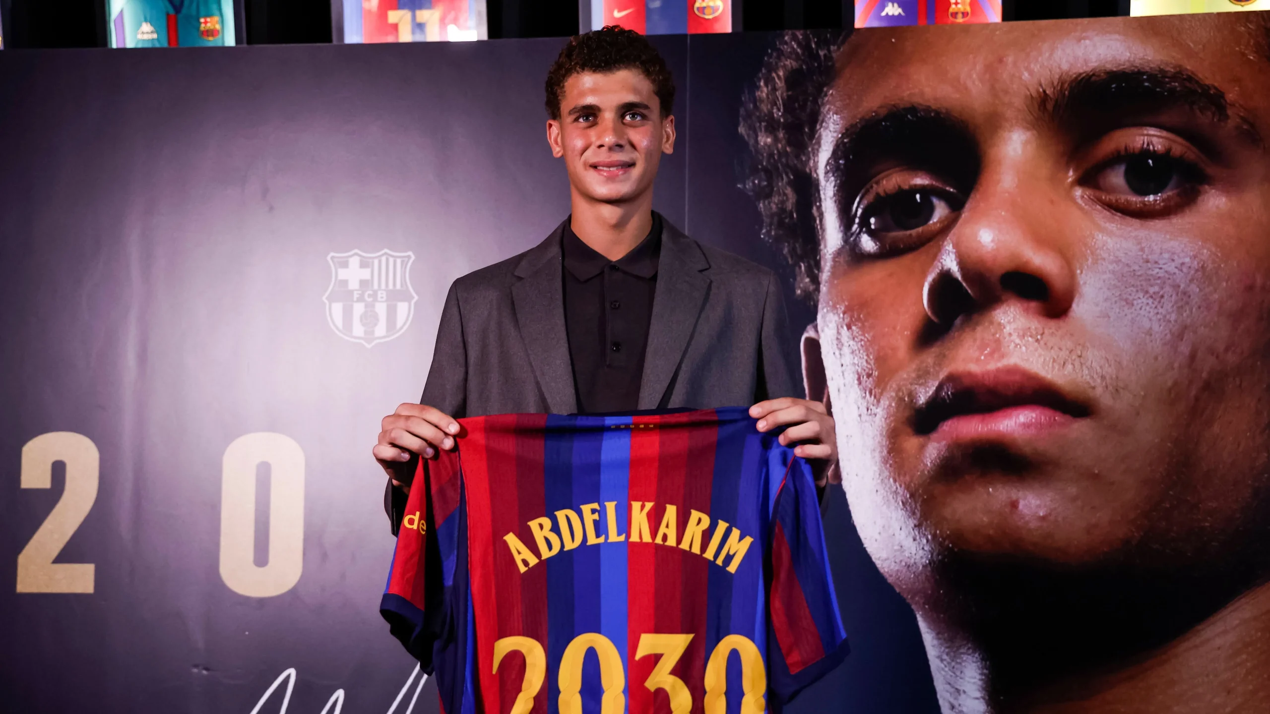 تجديد عقد حمزة عبد الكريم مع برشلونة حتى 2030 بشرط جزائي 150 مليون يورو