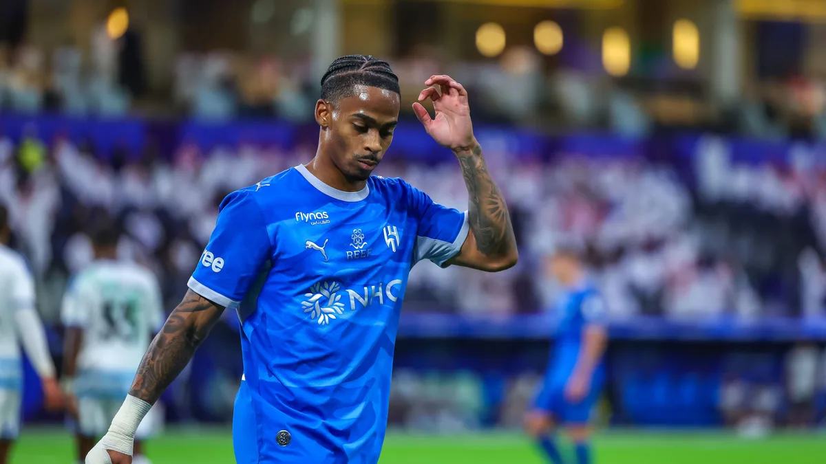 فيديو اشتباكات قوية بين لاعبي الهلال والغرافة تنتهي بطرد سامرفيل وبن ناصر في دوري أبطال آسيا للنخبة