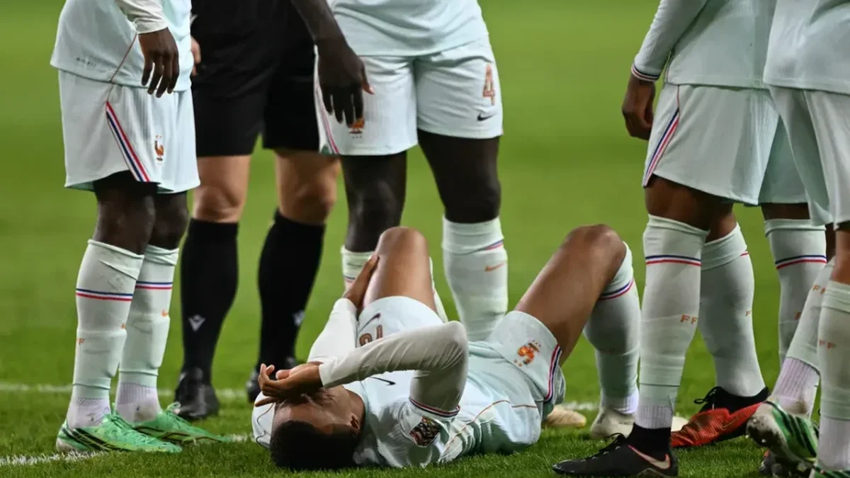 مدة غياب مبابي المتوقعة بعد إصابته في الركبة وسيناريوهات عودته إلى ريال مدريد