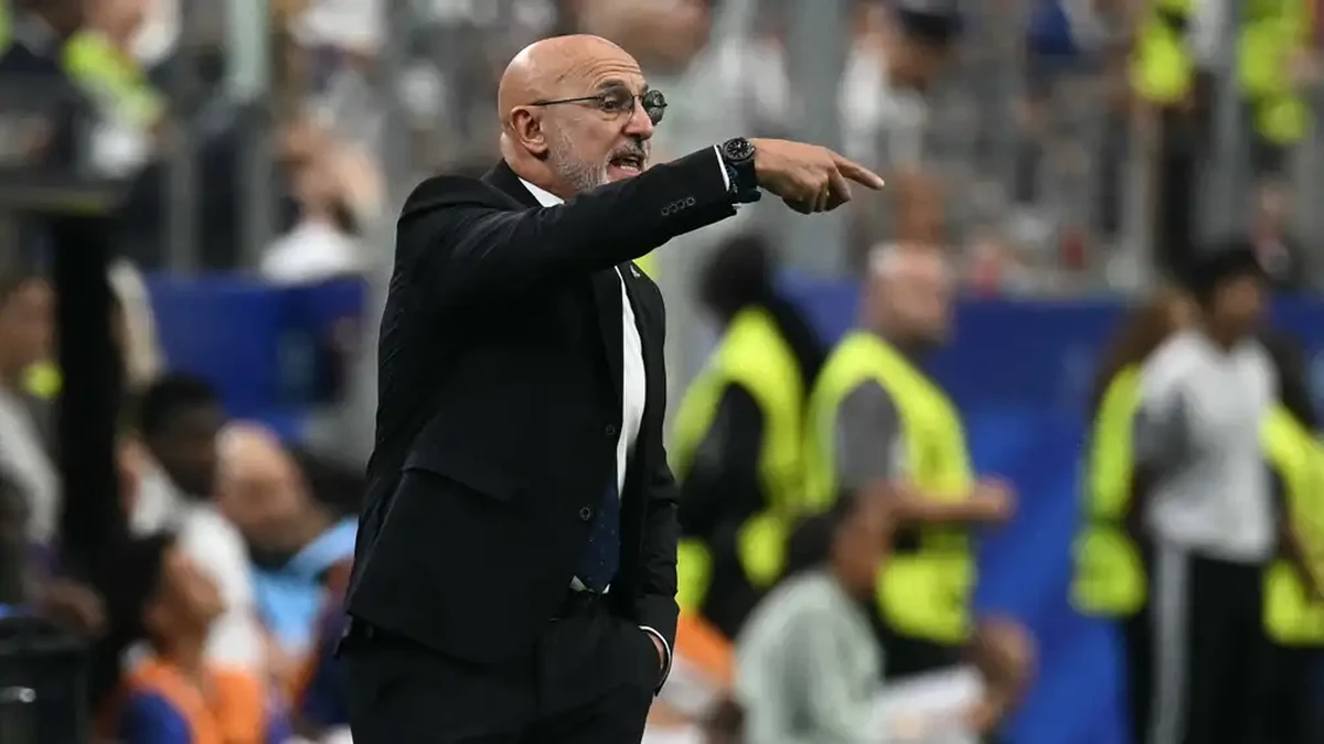 رسميا.. الاتحاد الإسباني يجدد عقد لويس دي لا فوينتي حتى مونديال 2030 براتب استثنائي